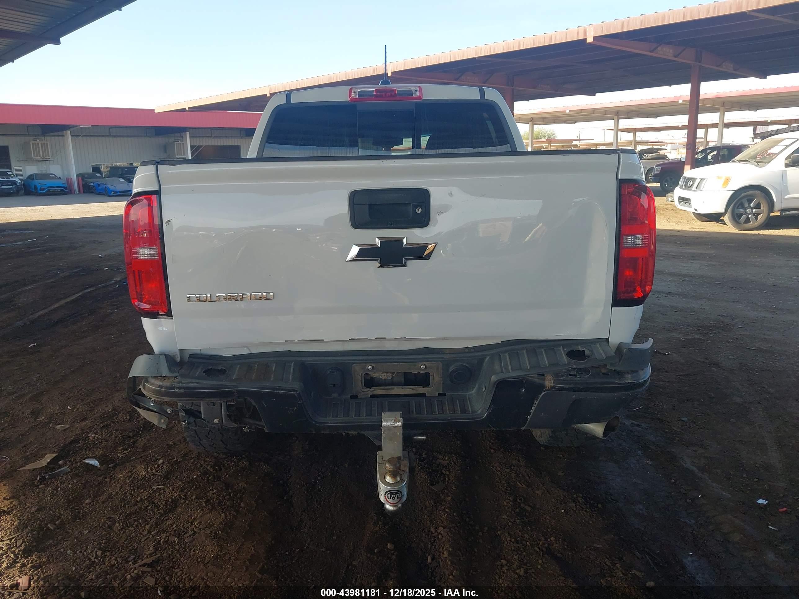 CHEVROLET COLORADO image 6