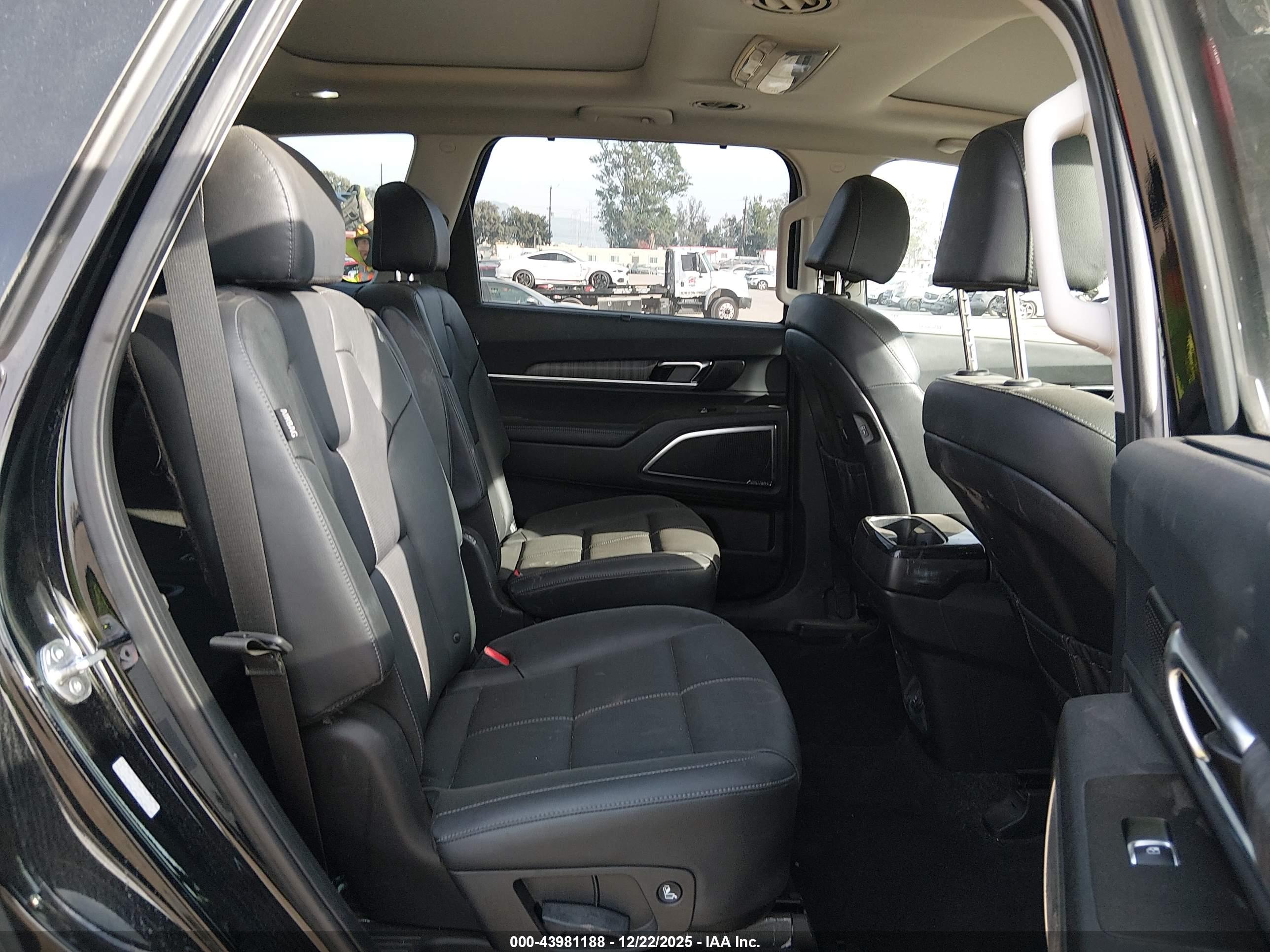 KIA TELLURIDE image 8
