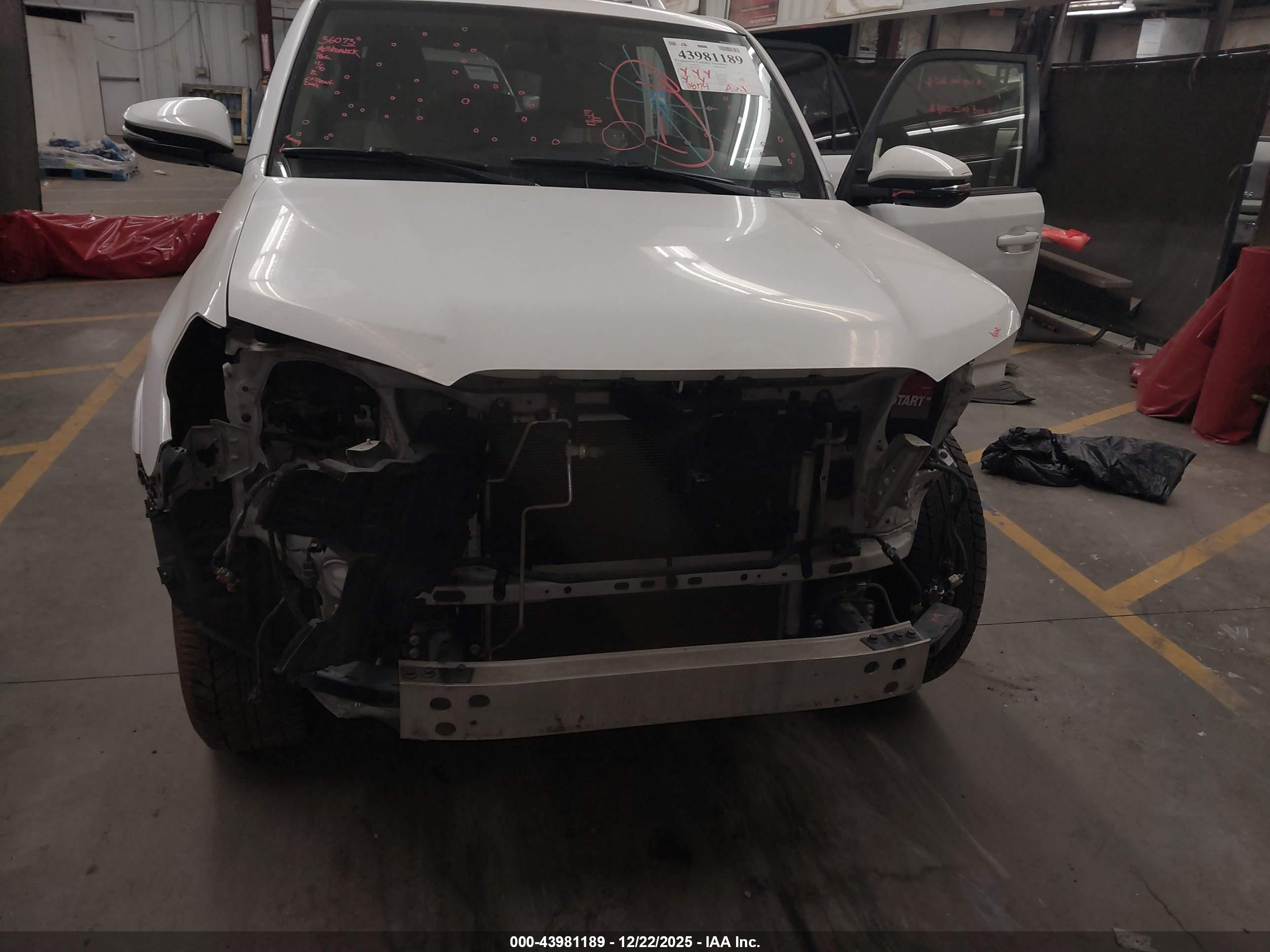 TOYOTA 4RUNNER image 6