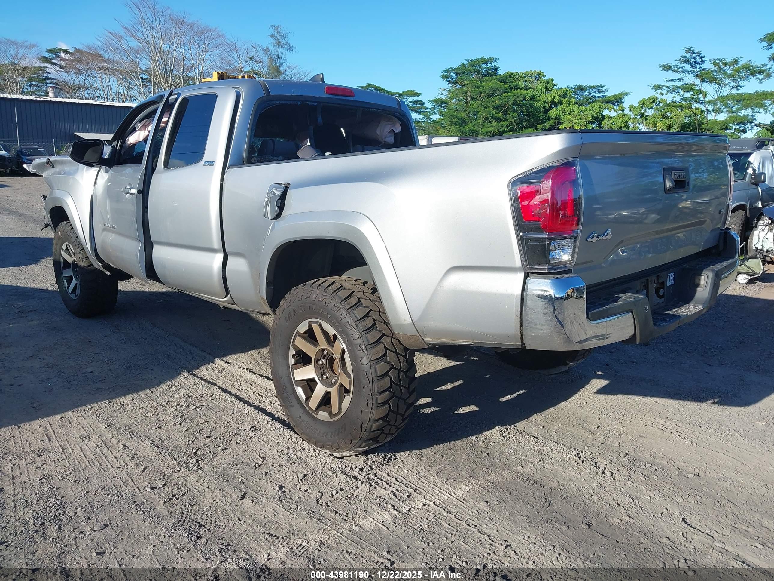 TOYOTA TACOMA image 3