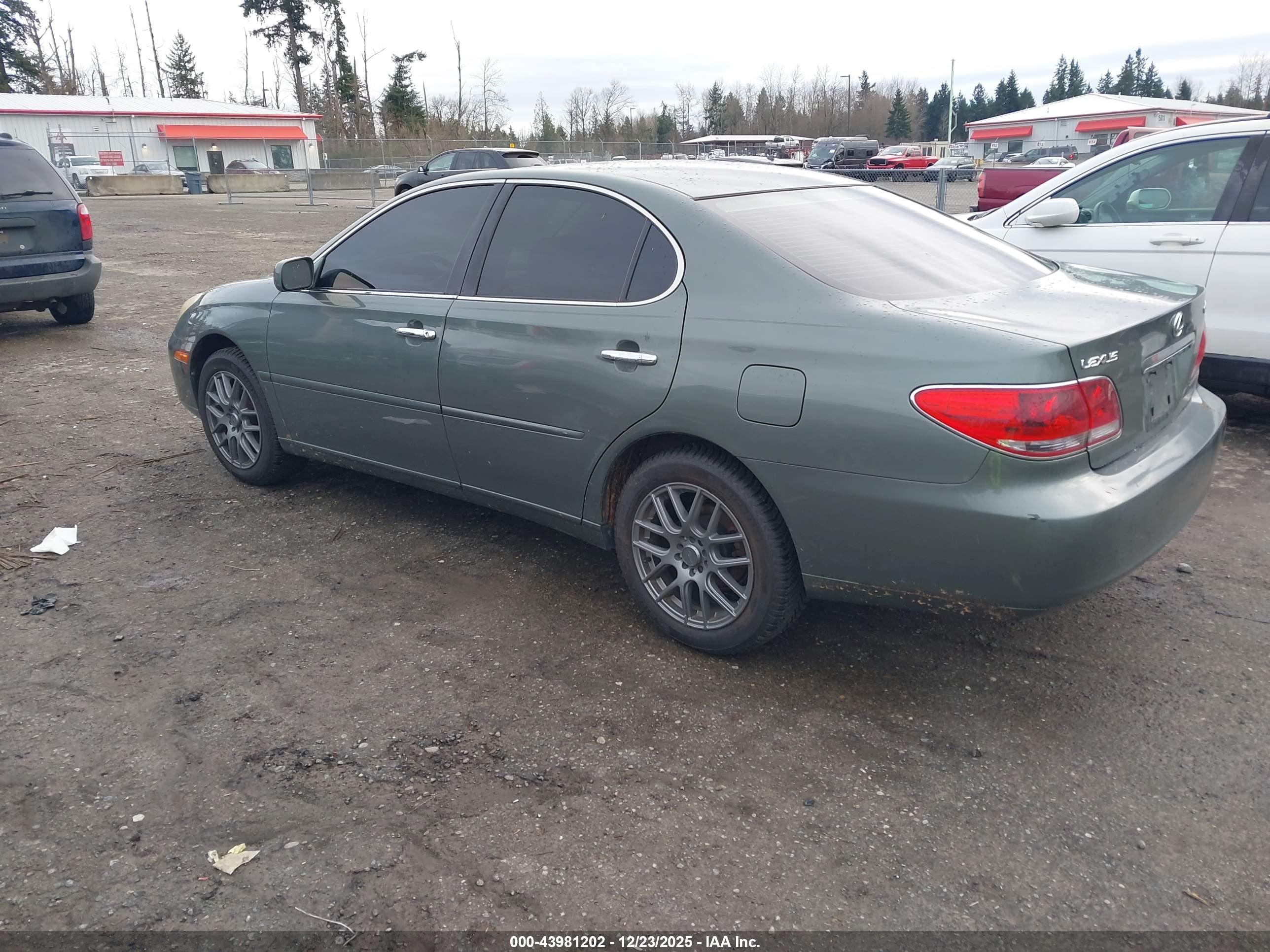 LEXUS ES image 3