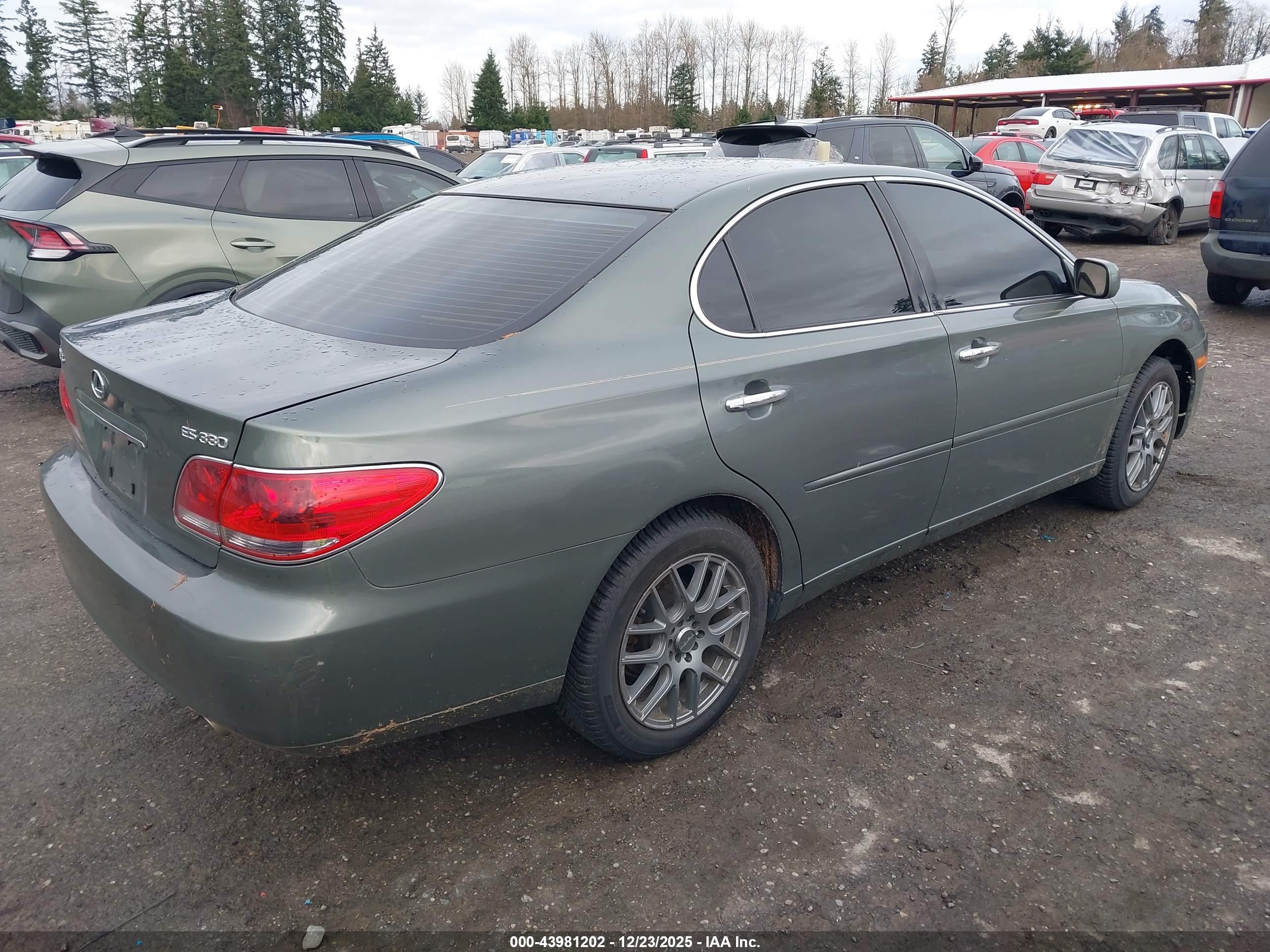 LEXUS ES image 4