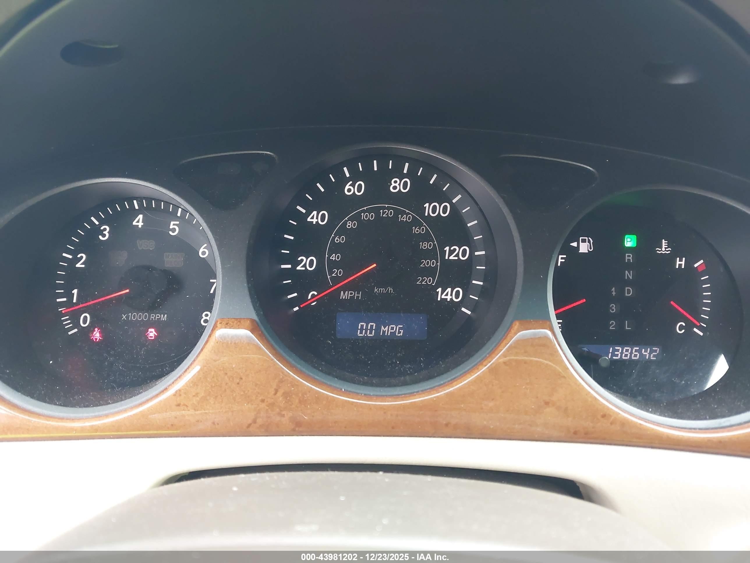 LEXUS ES image 7