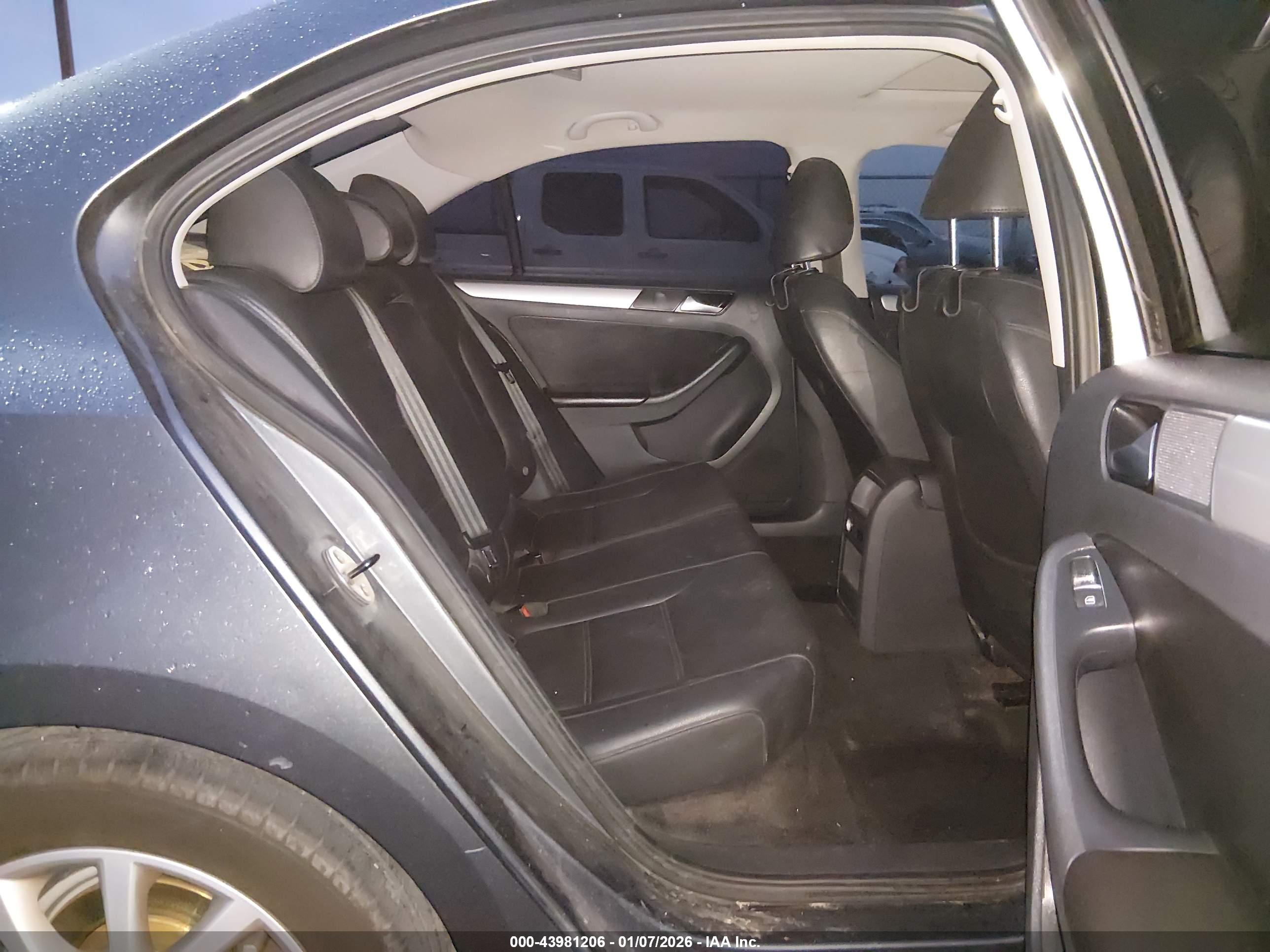 VOLKSWAGEN JETTA image 8