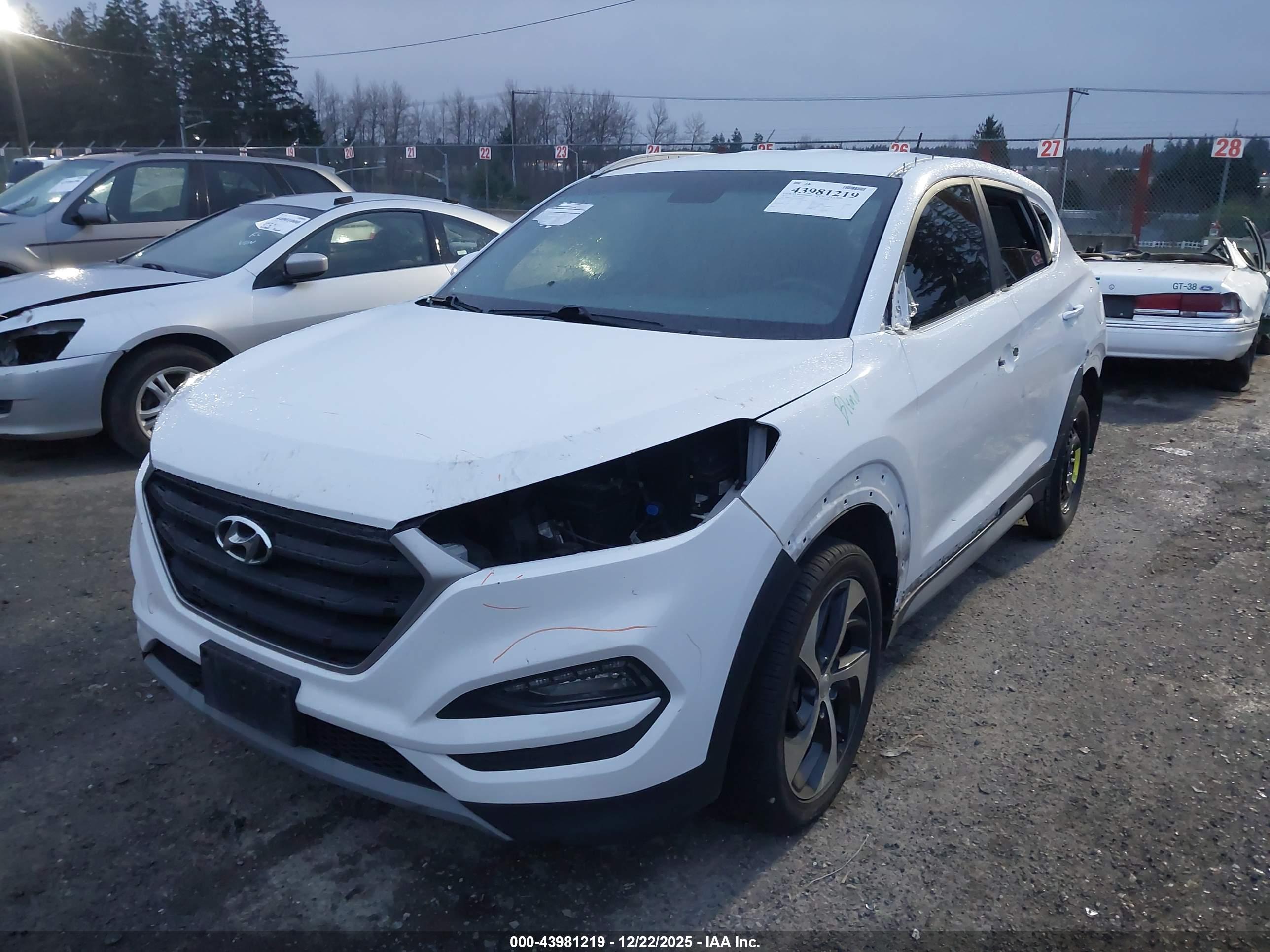 HYUNDAI TUCSON image 2