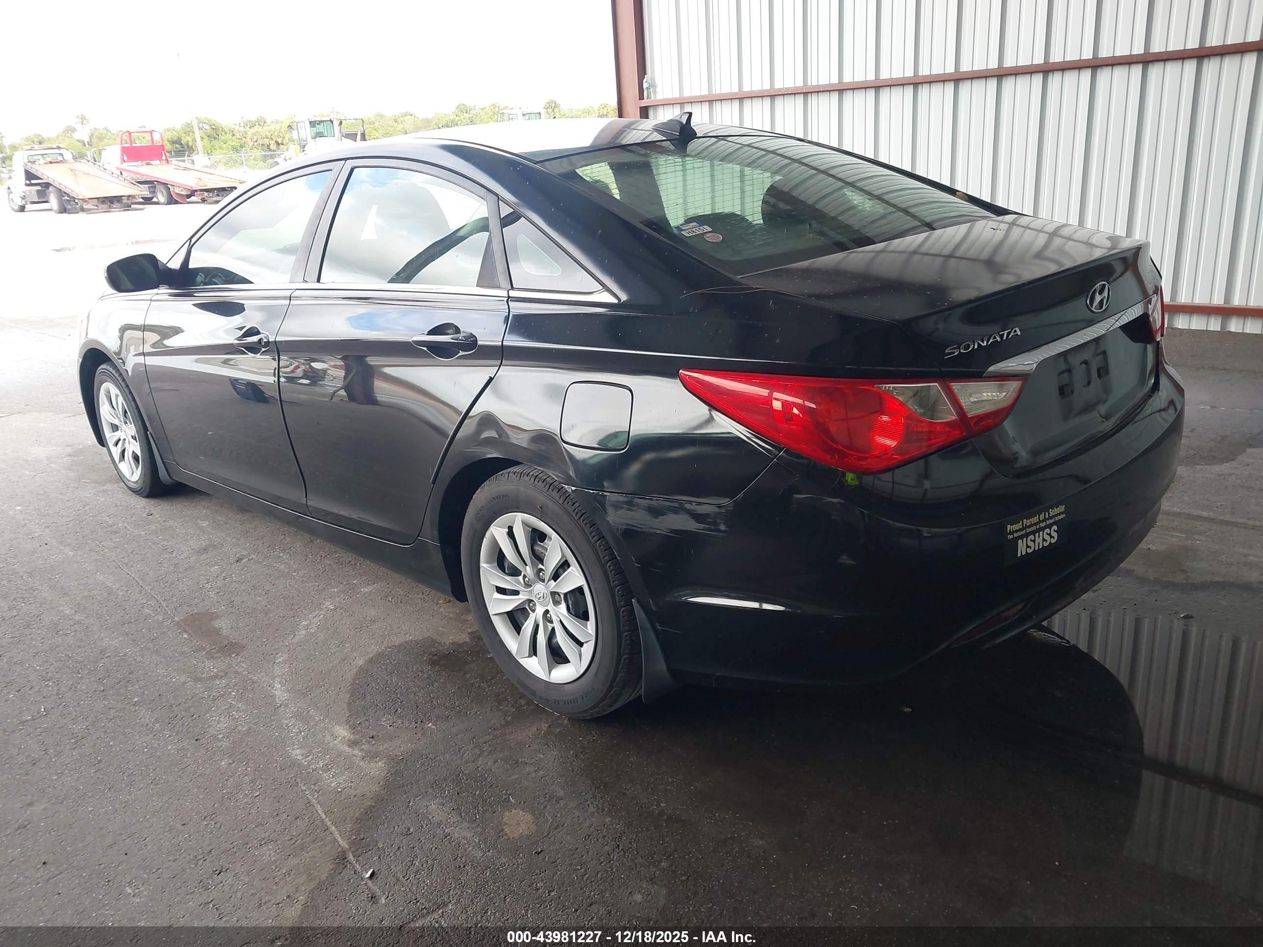 HYUNDAI SONATA image 3