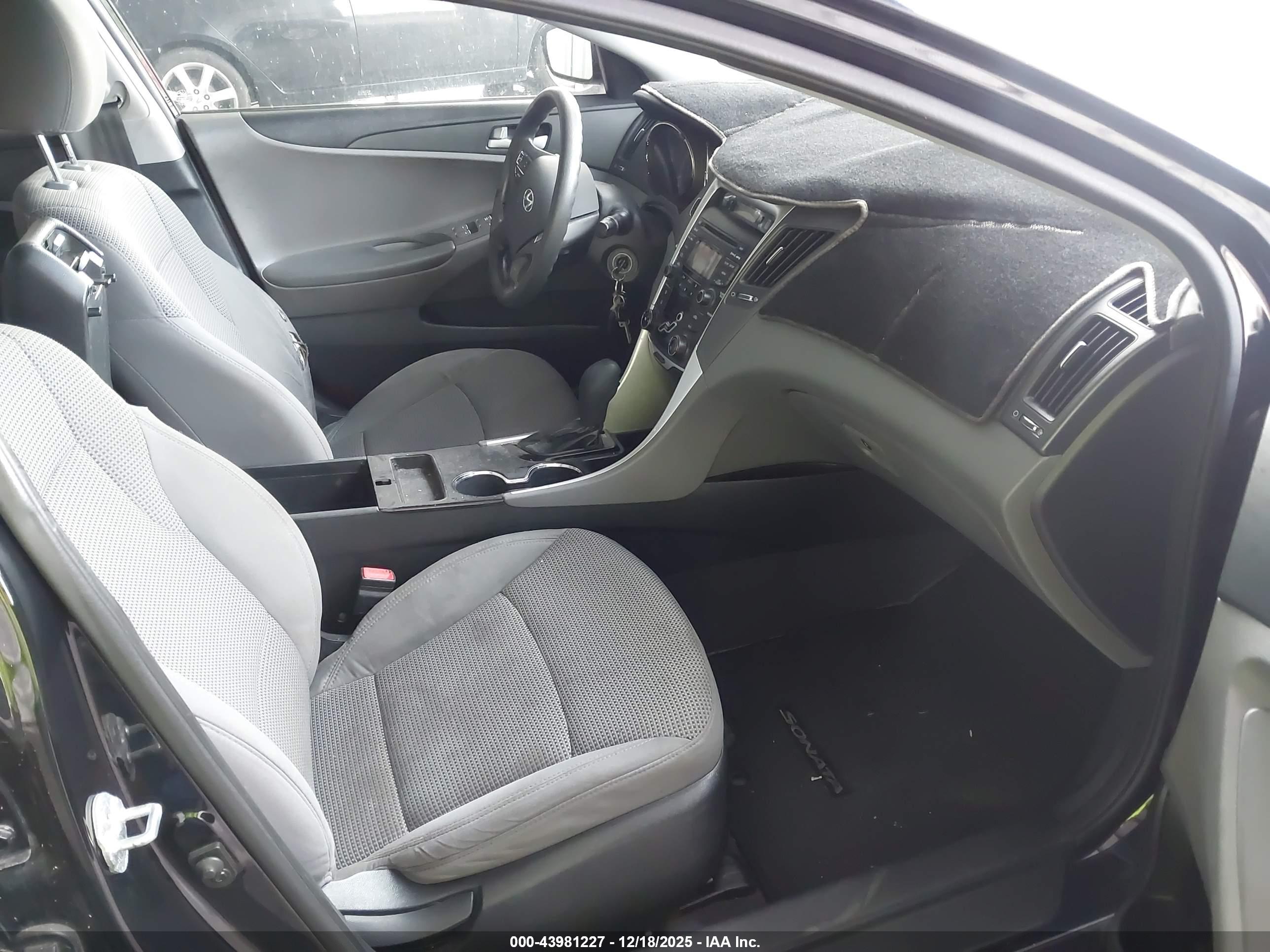 HYUNDAI SONATA image 5