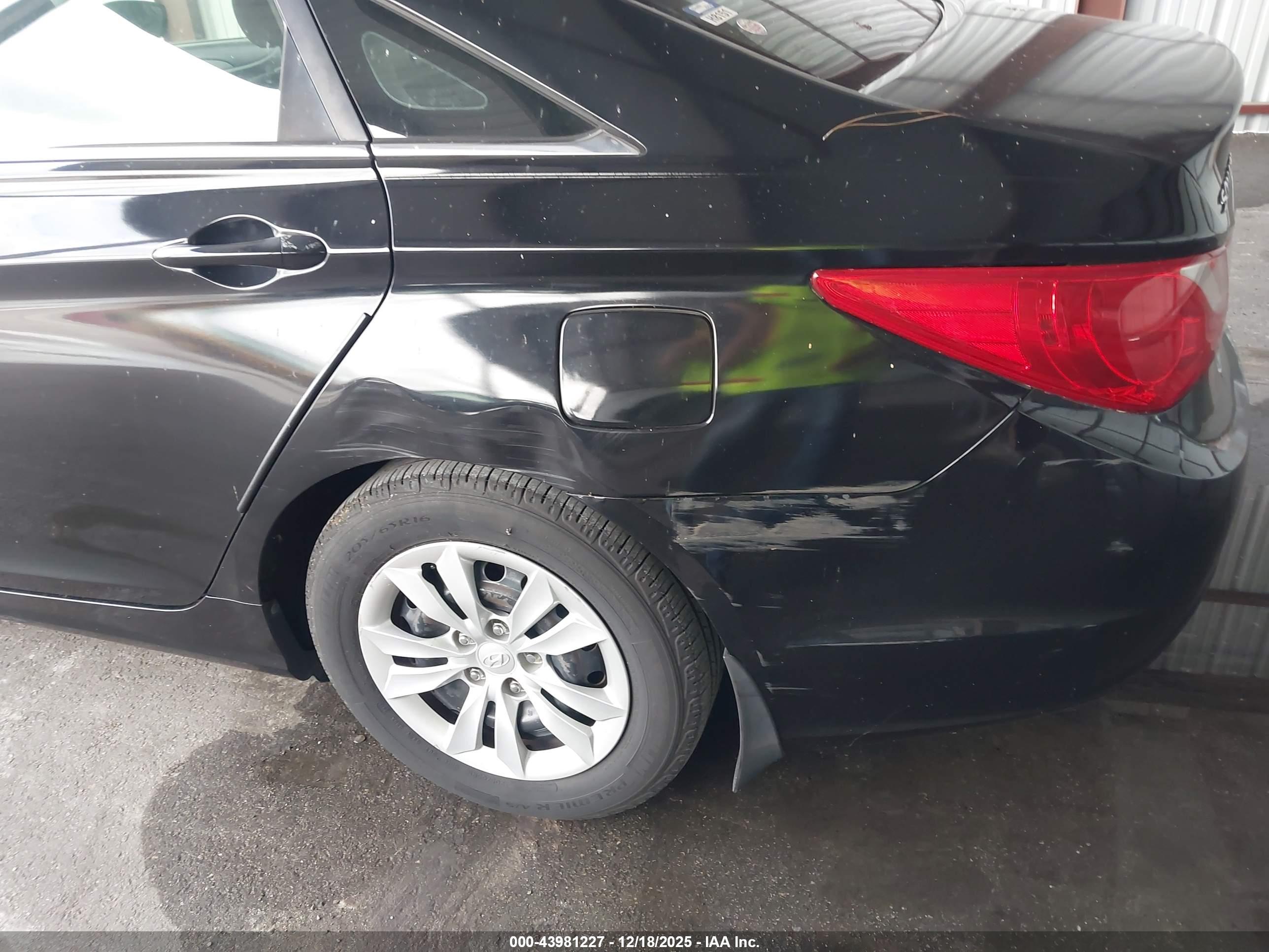 HYUNDAI SONATA image 6