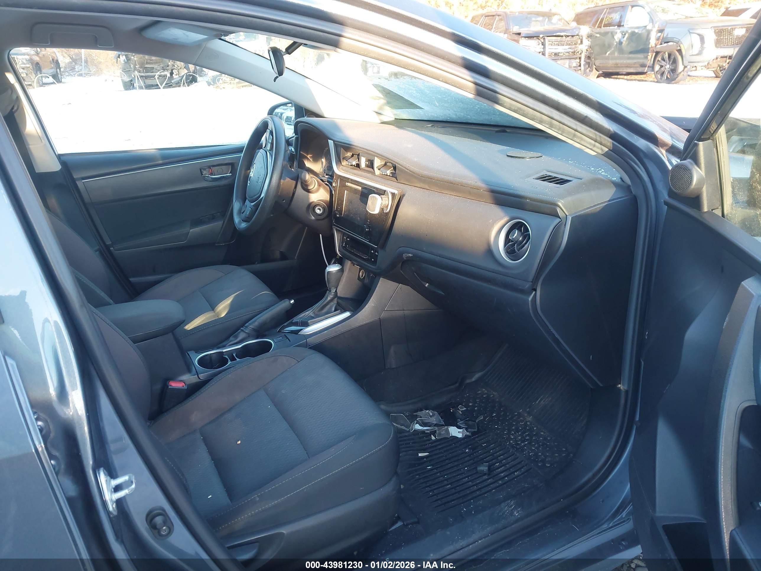 TOYOTA COROLLA image 5
