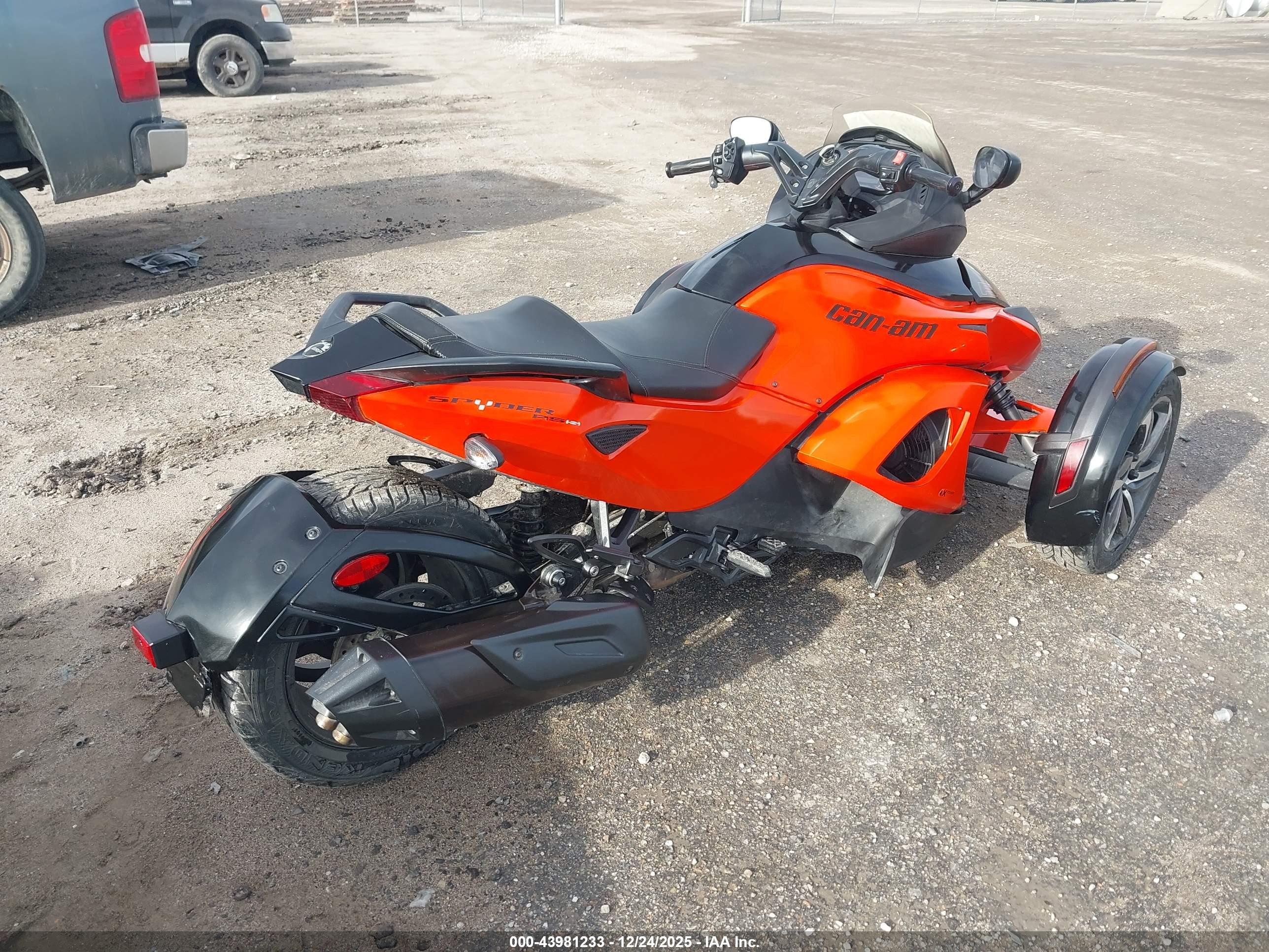 CAN-AM SPYDER image 4