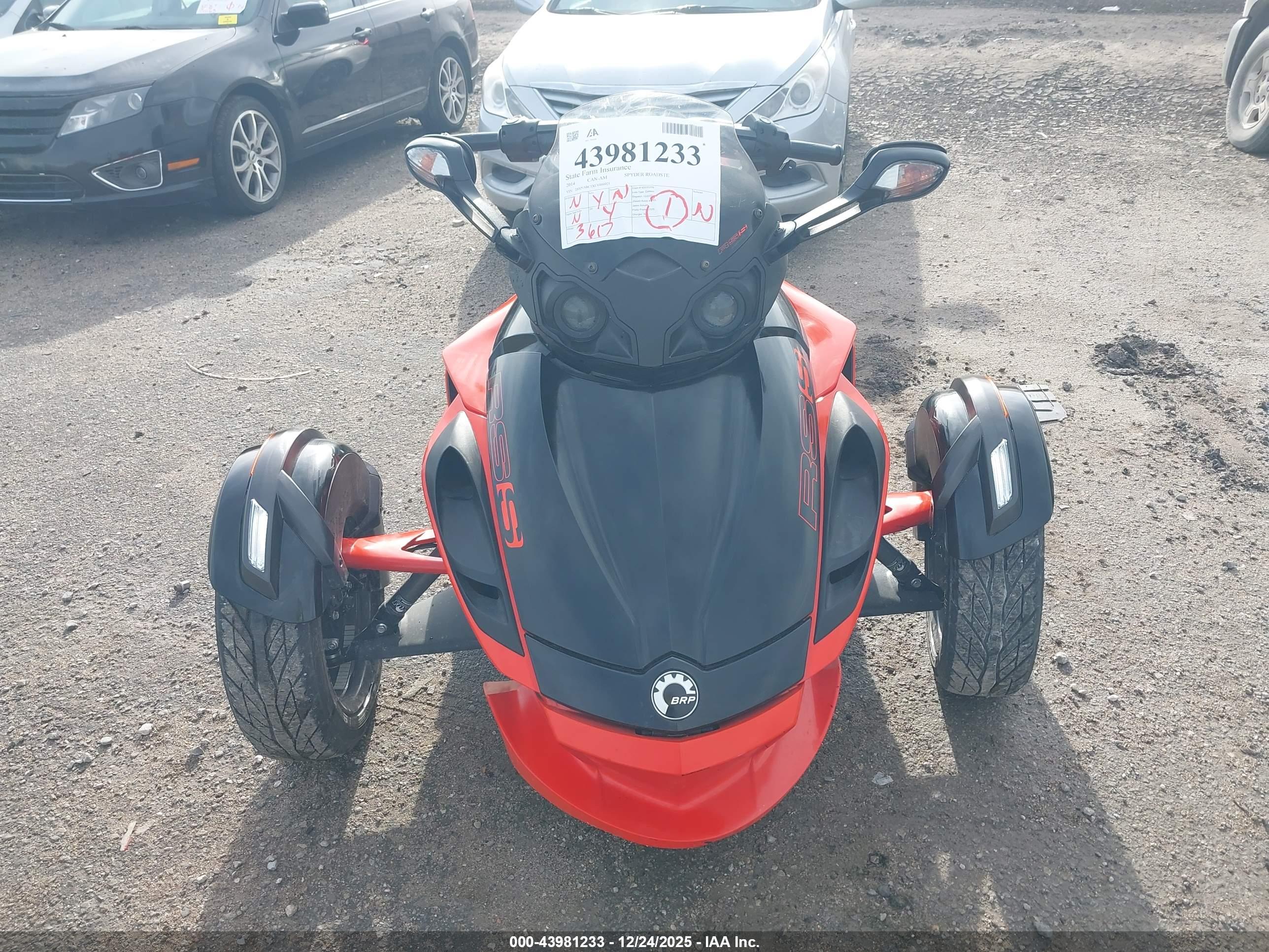 CAN-AM SPYDER image 5