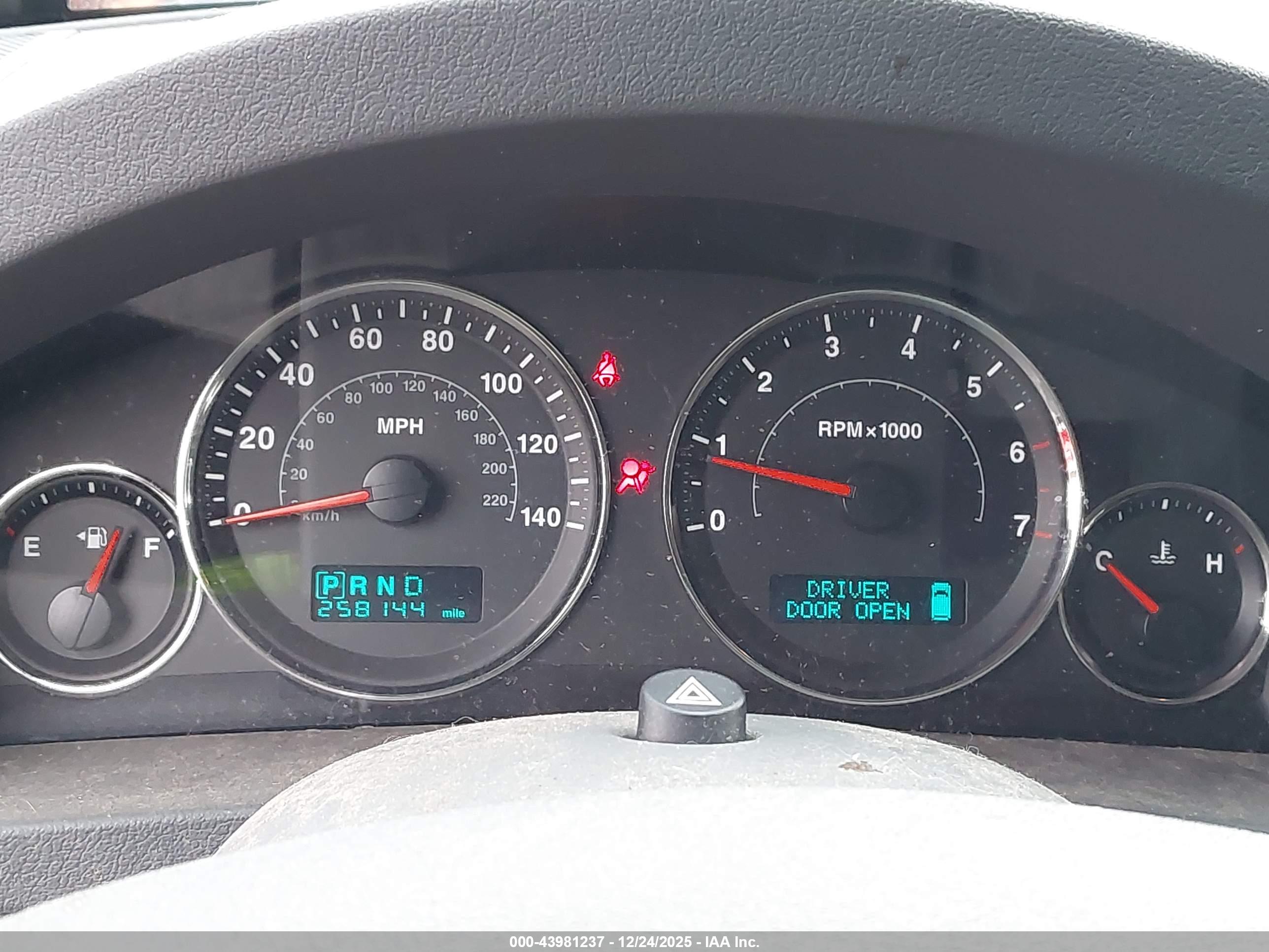 JEEP GRAND image 7