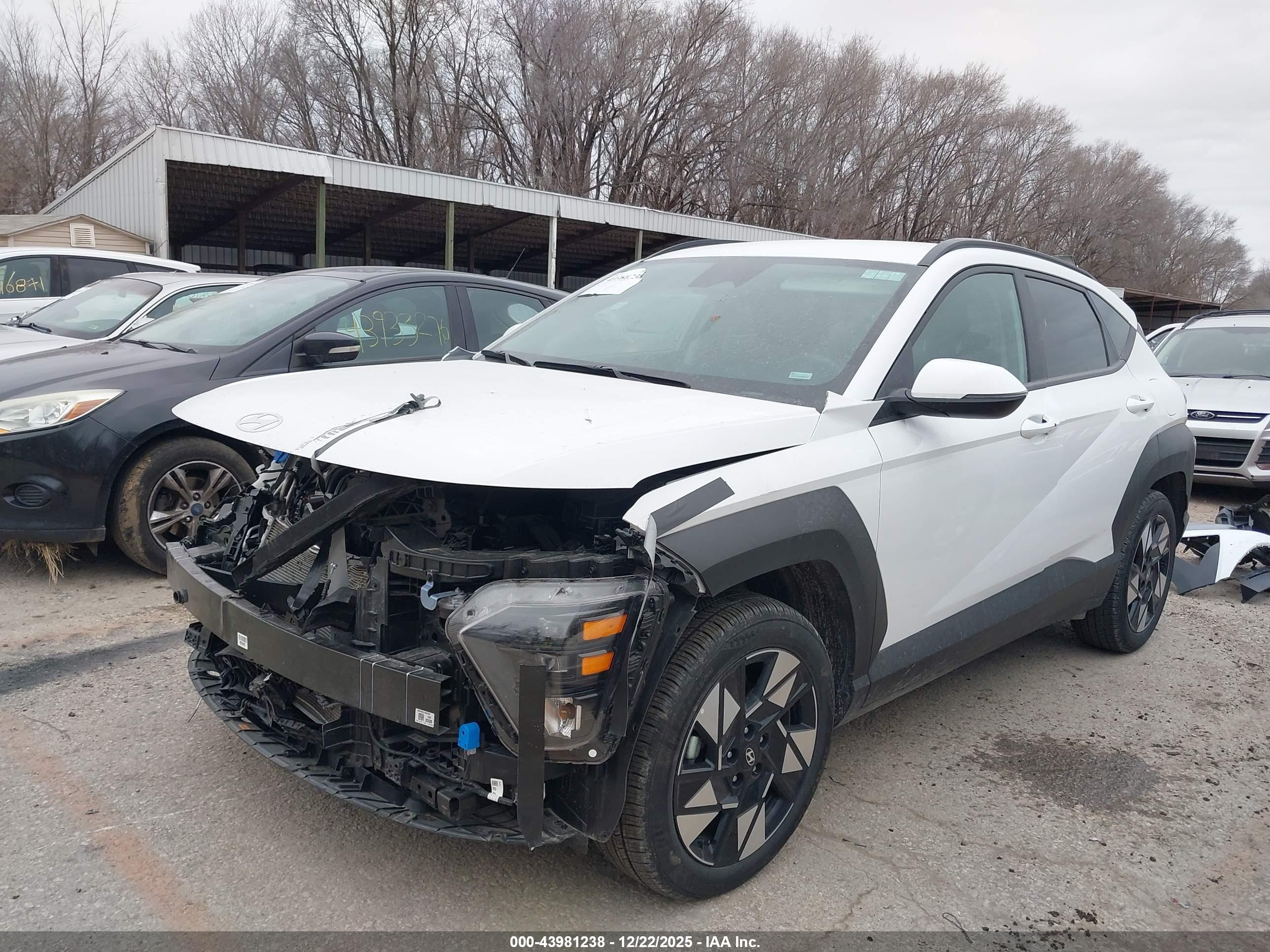 HYUNDAI KONA image 2