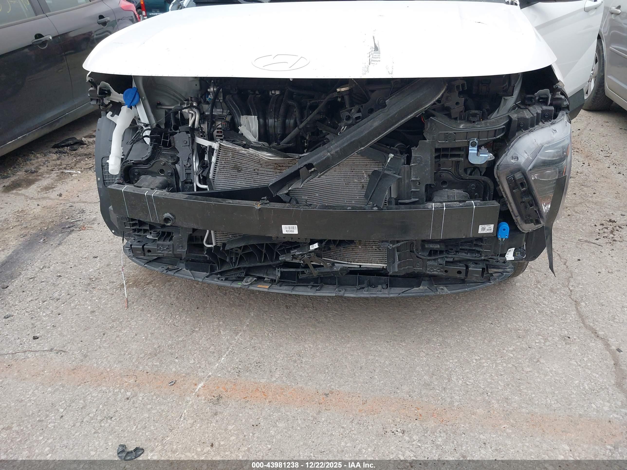 HYUNDAI KONA image 6