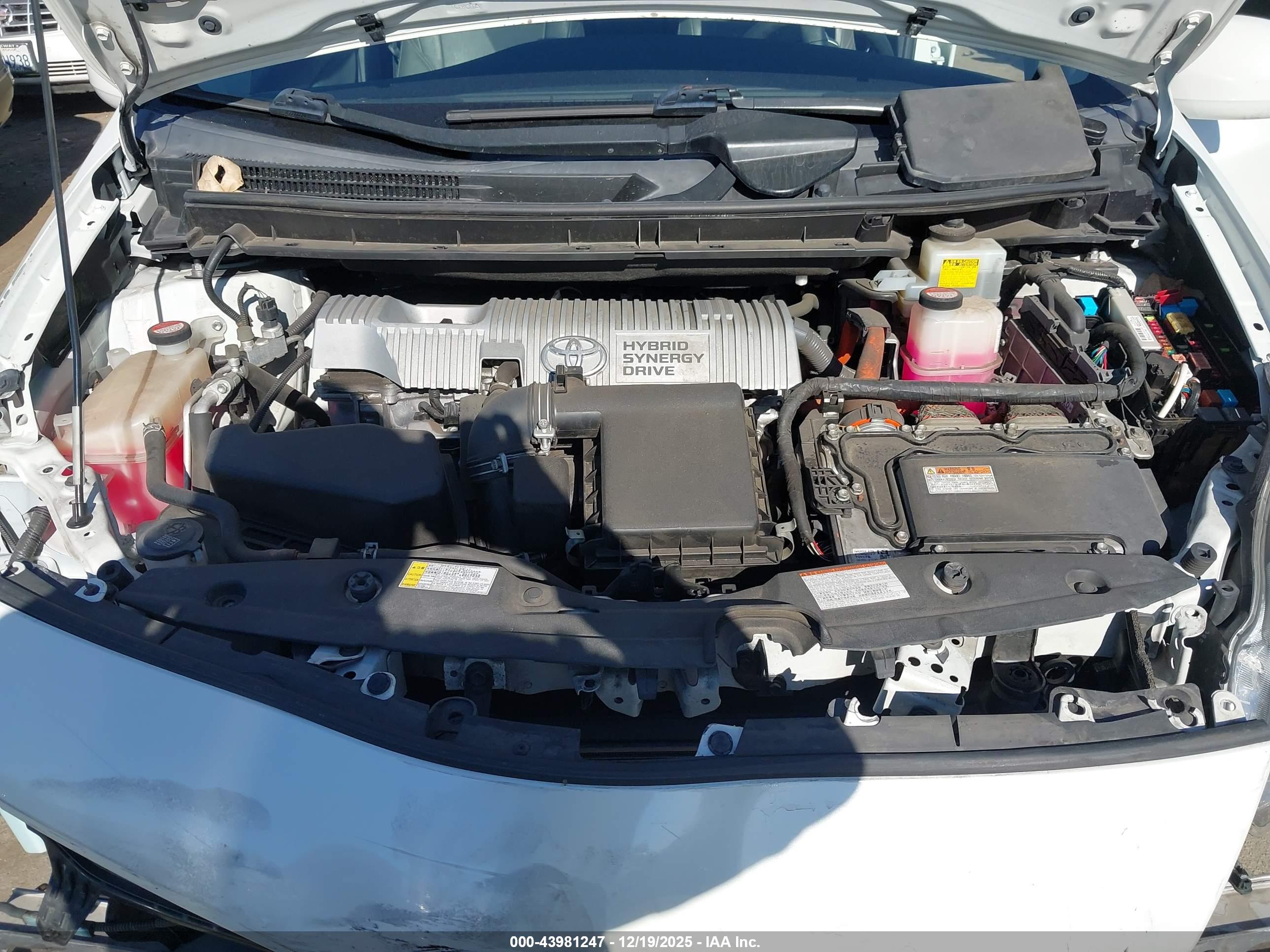 TOYOTA PRIUS image 10