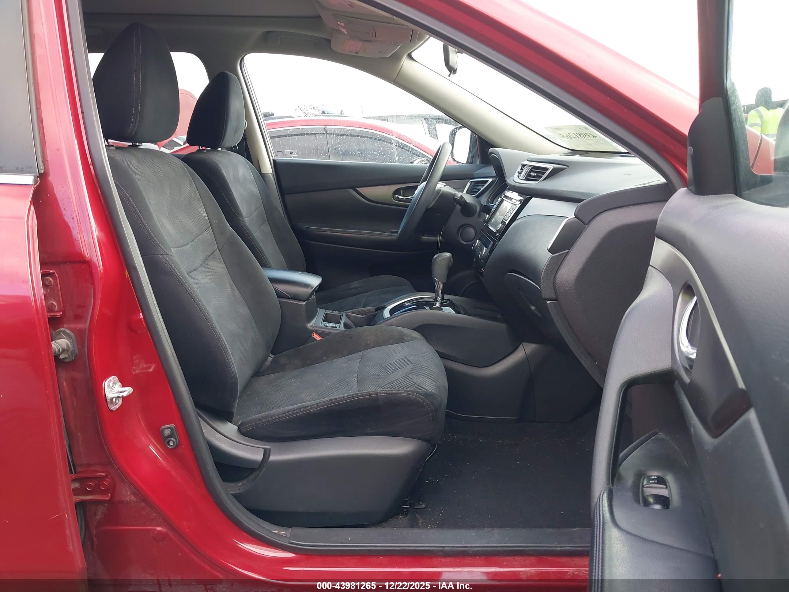 NISSAN ROGUE image 5