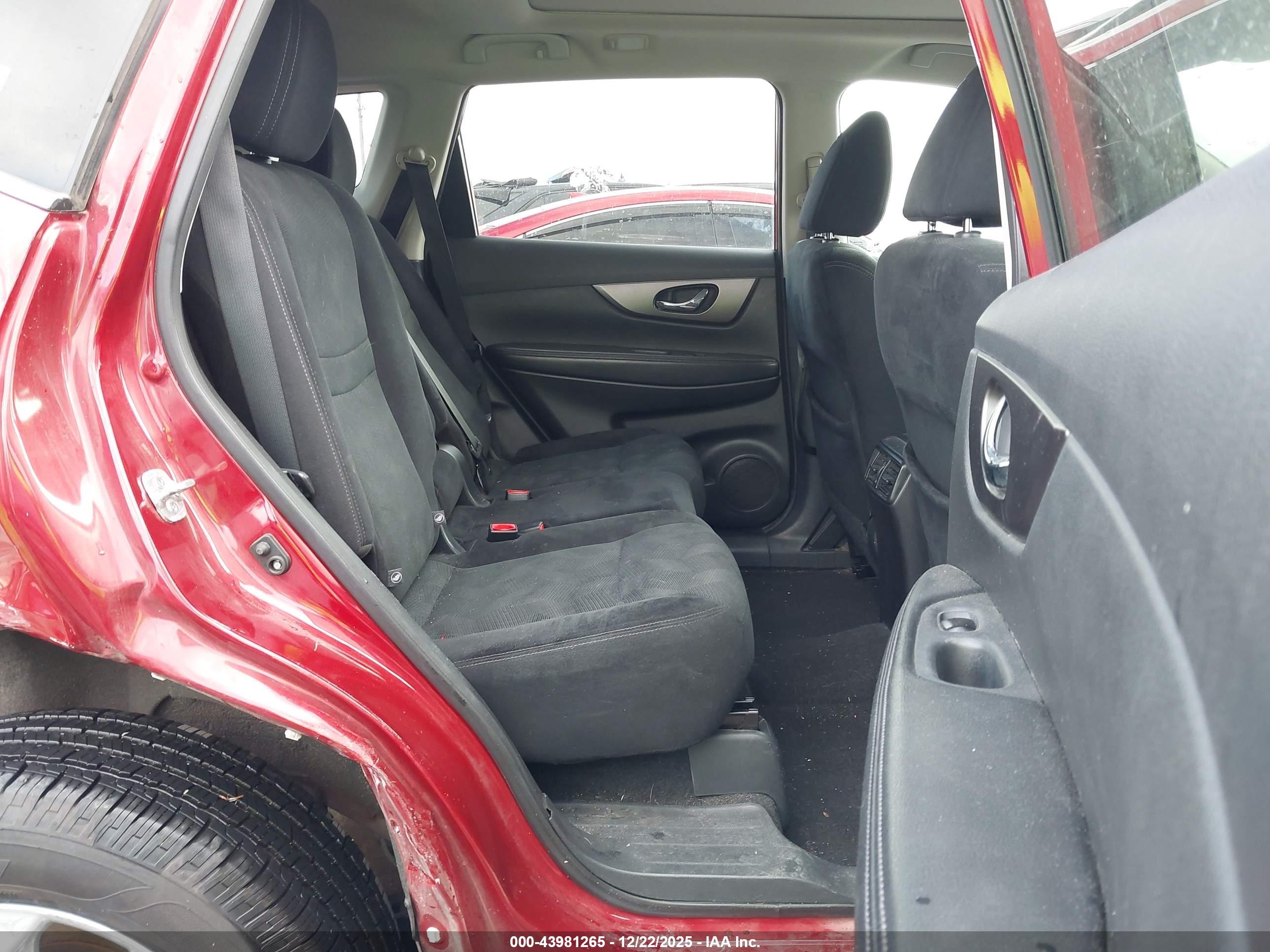 NISSAN ROGUE image 8