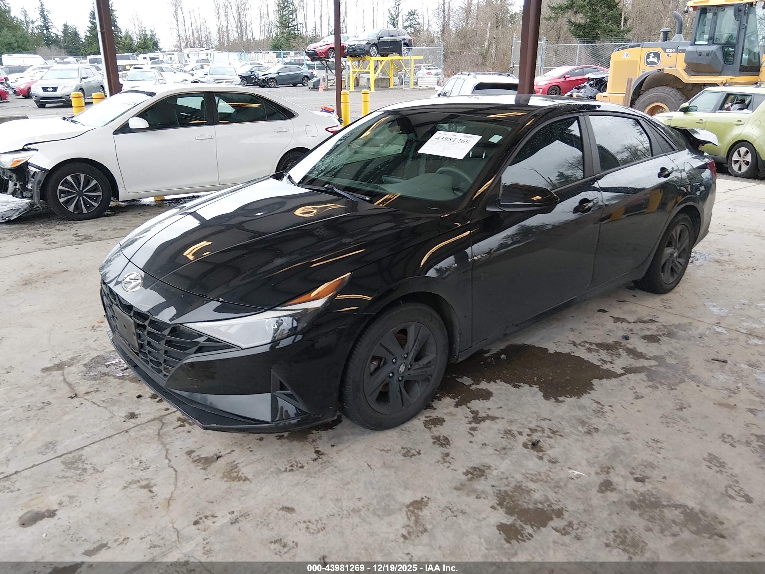 HYUNDAI ELANTRA image 2