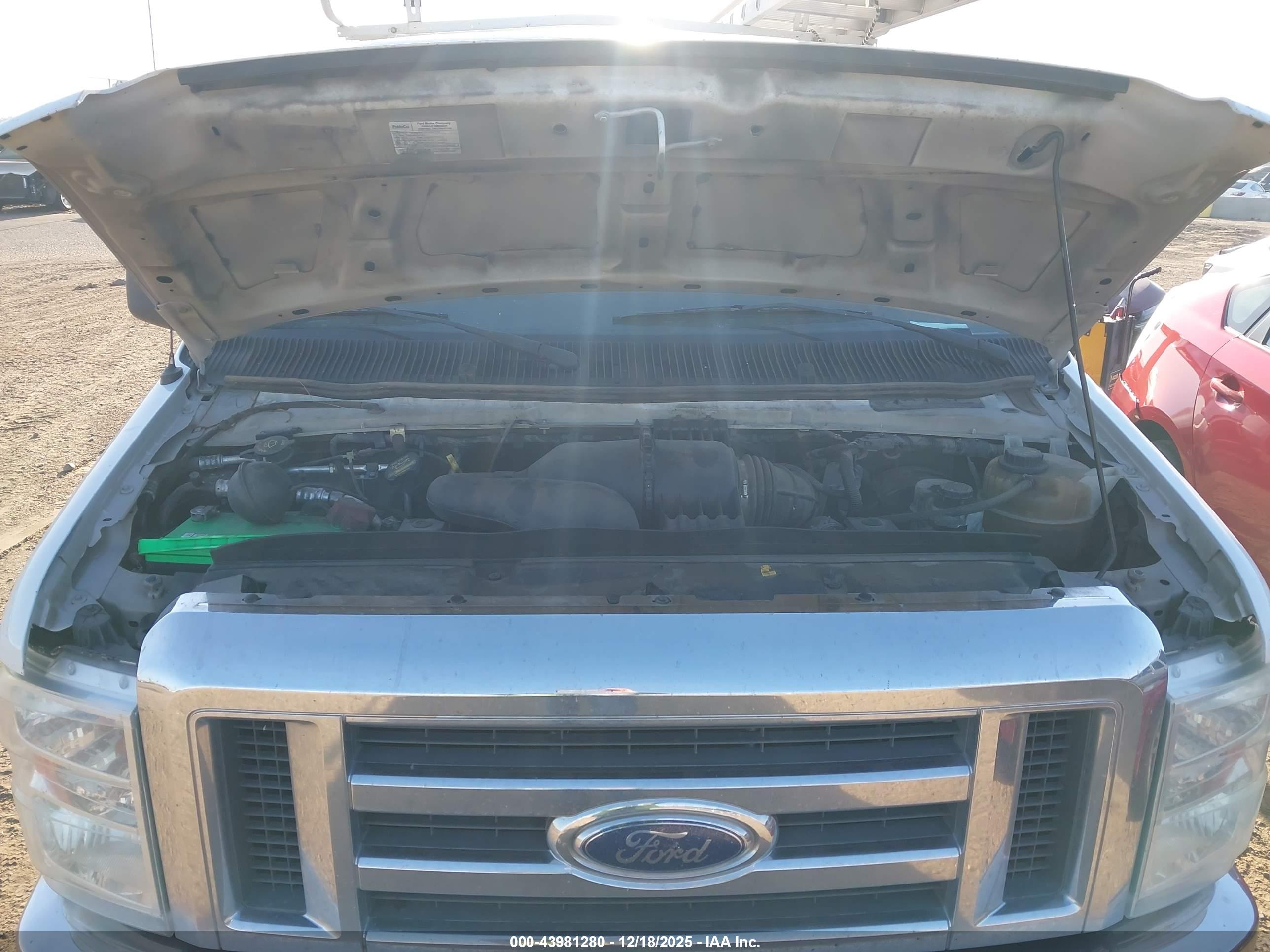 FORD E-250 image 10