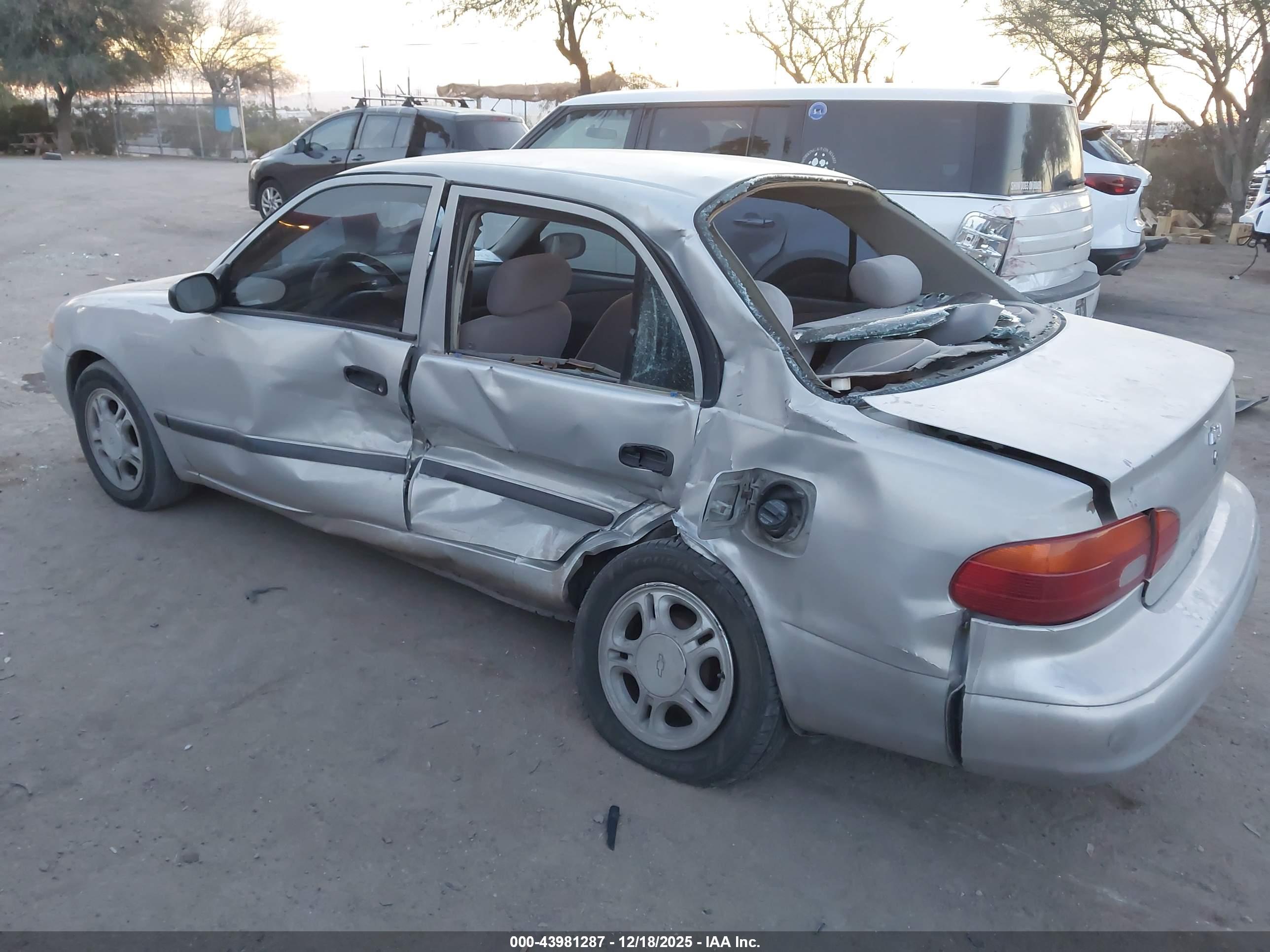 CHEVROLET PRIZM image 3