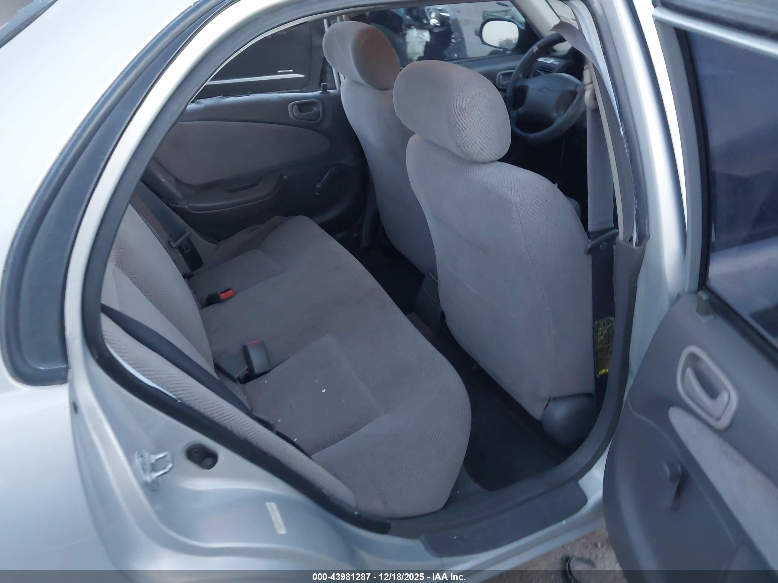 CHEVROLET PRIZM image 8