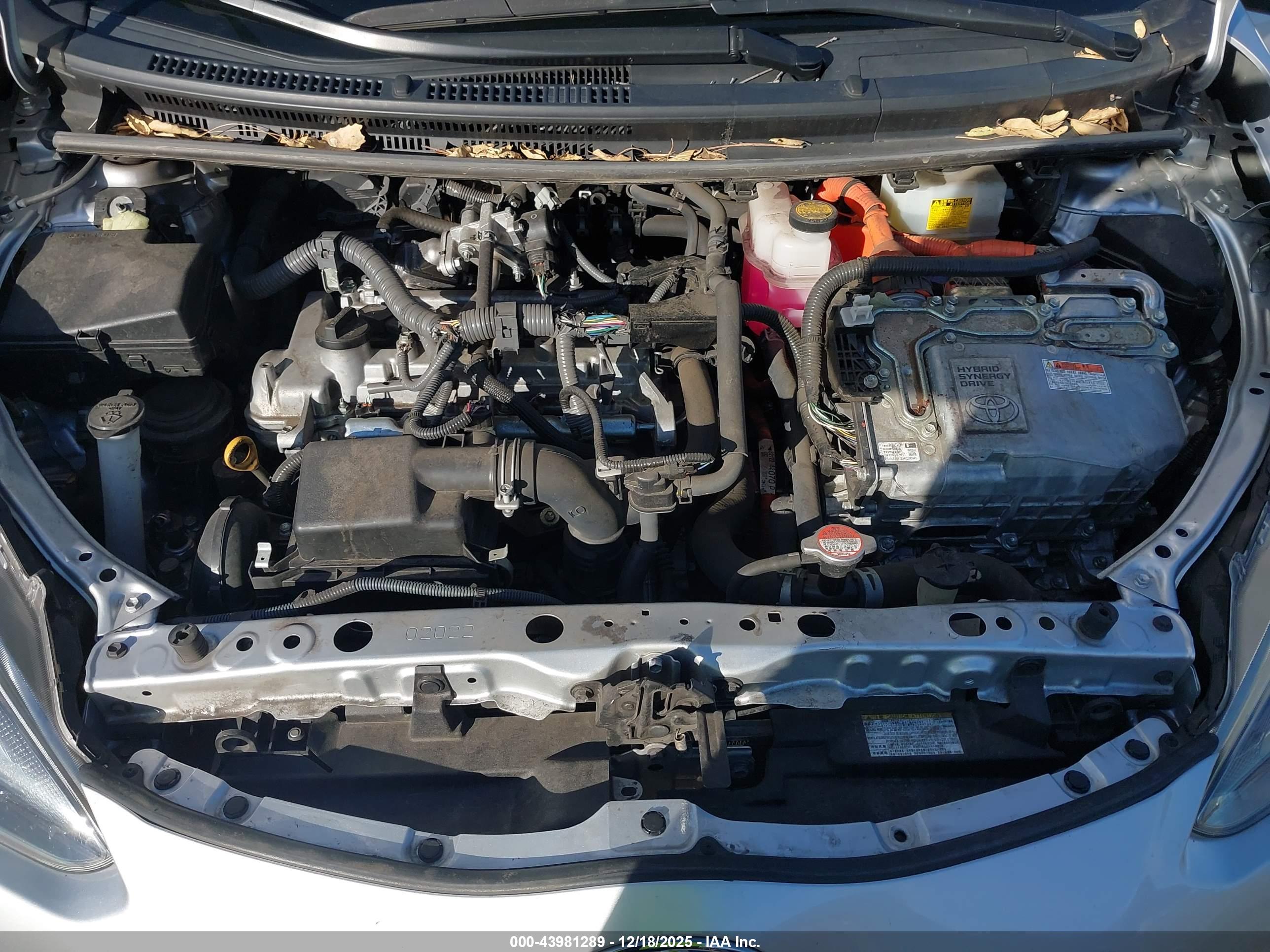 TOYOTA PRIUS image 10