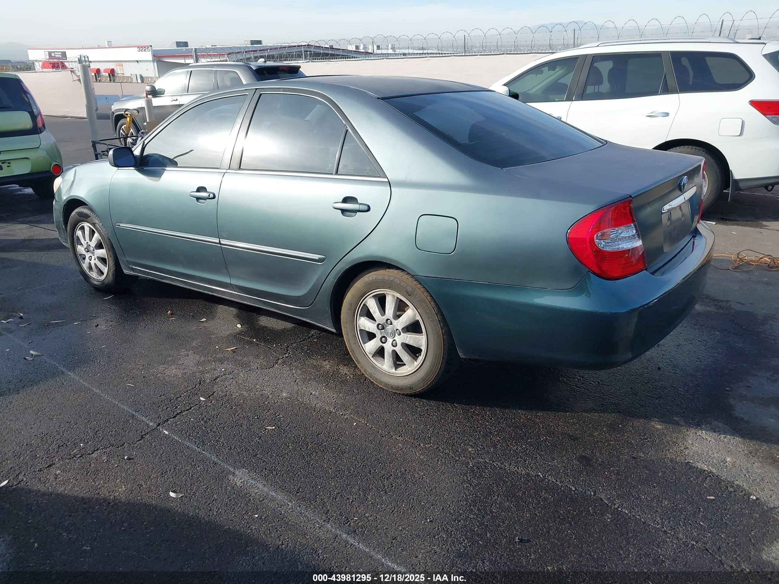 TOYOTA CAMRY image 3