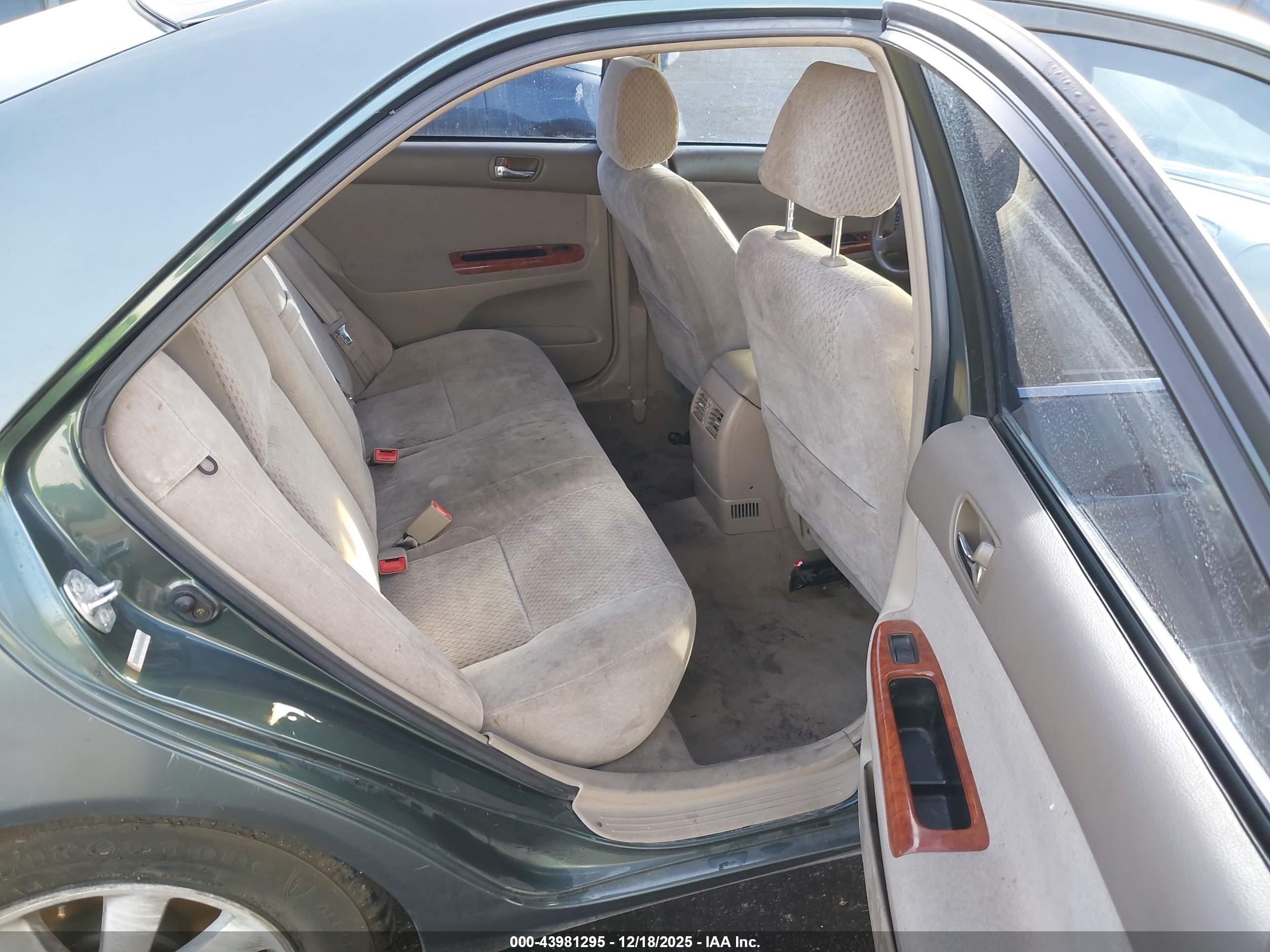 TOYOTA CAMRY image 8