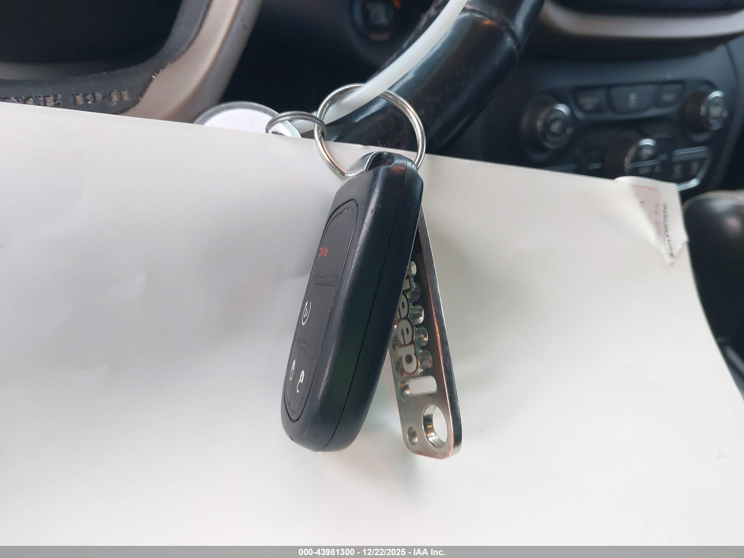 JEEP CHEROKEE image 11