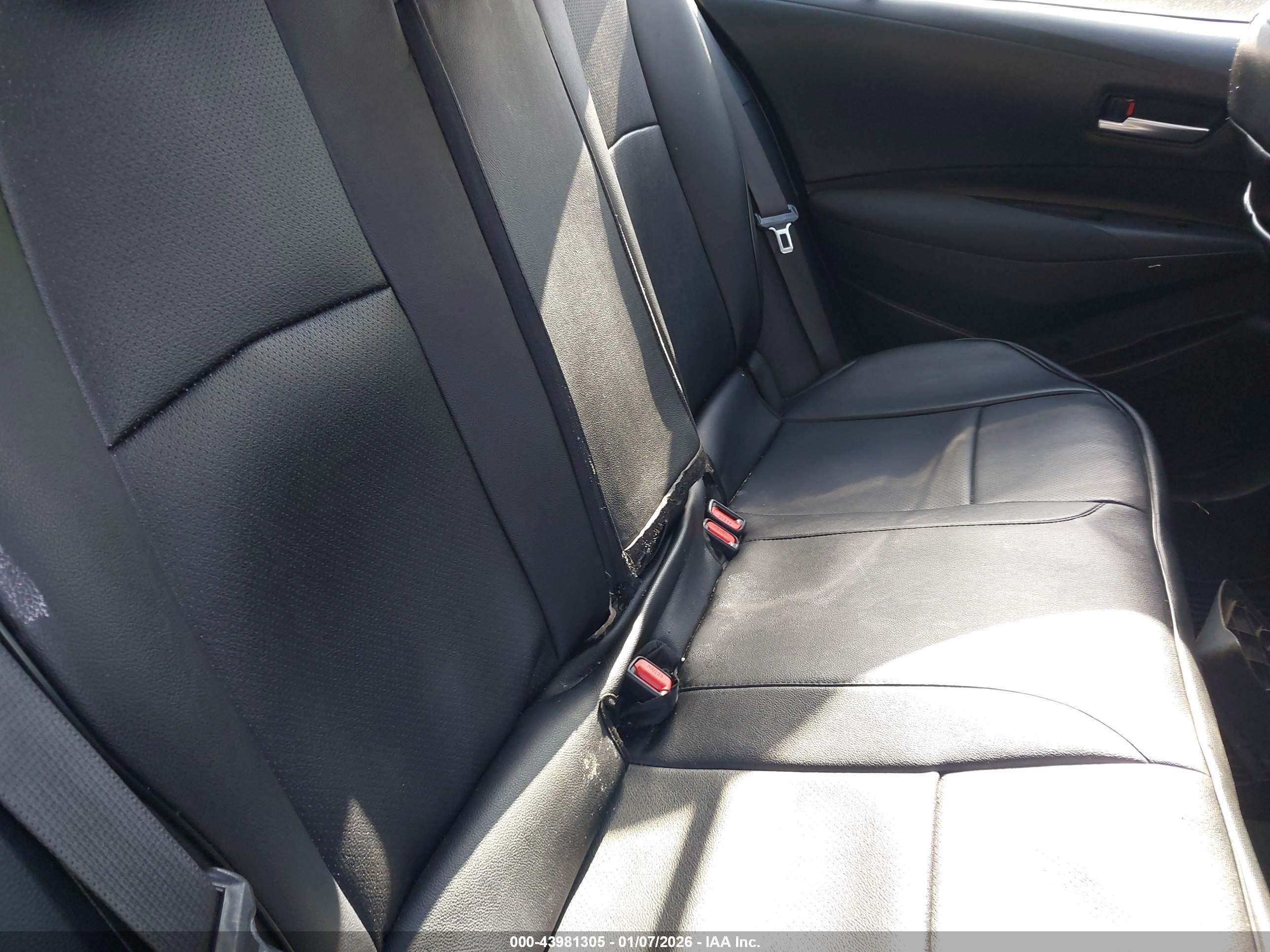 TOYOTA COROLLA image 8