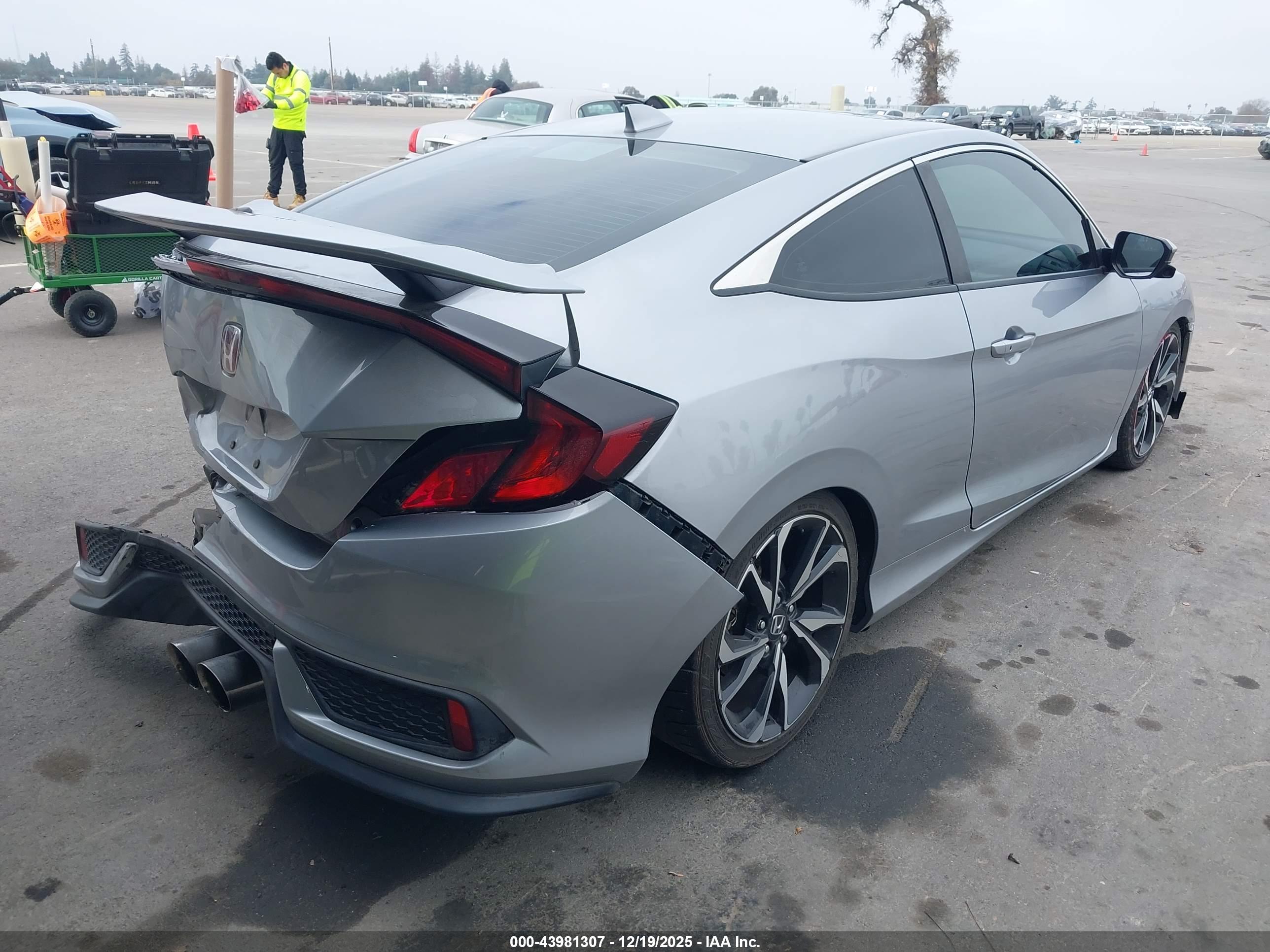 HONDA CIVIC image 4