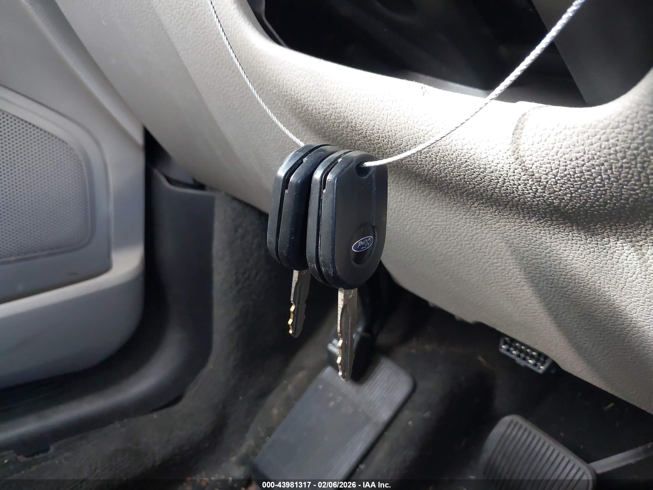 FORD EXPLORER image 11