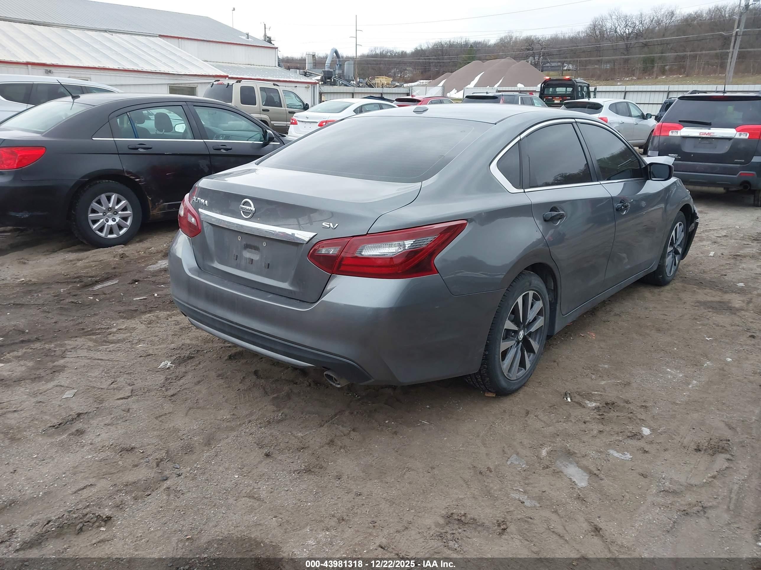 NISSAN ALTIMA image 4