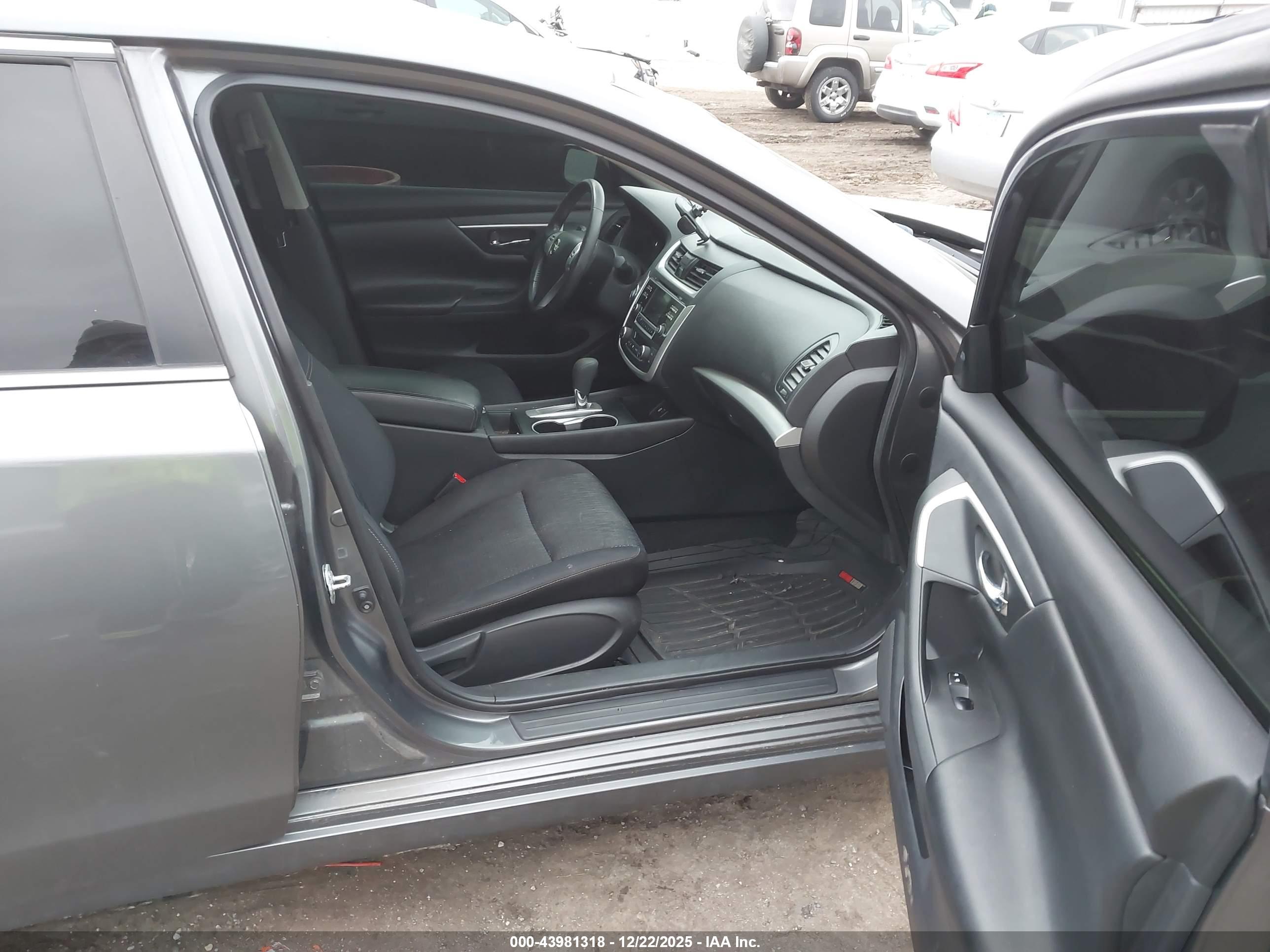 NISSAN ALTIMA image 5