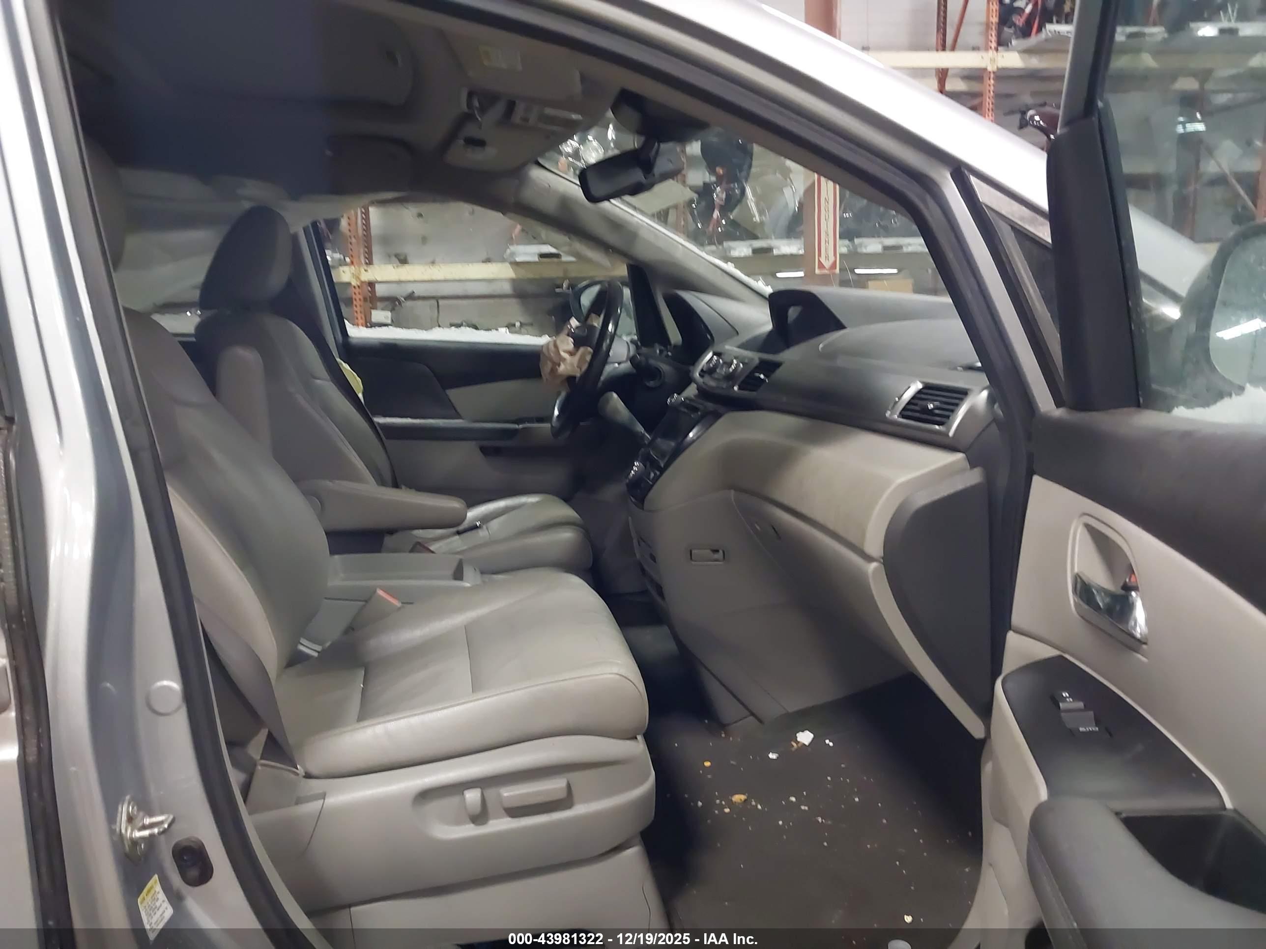 HONDA ODYSSEY image 5