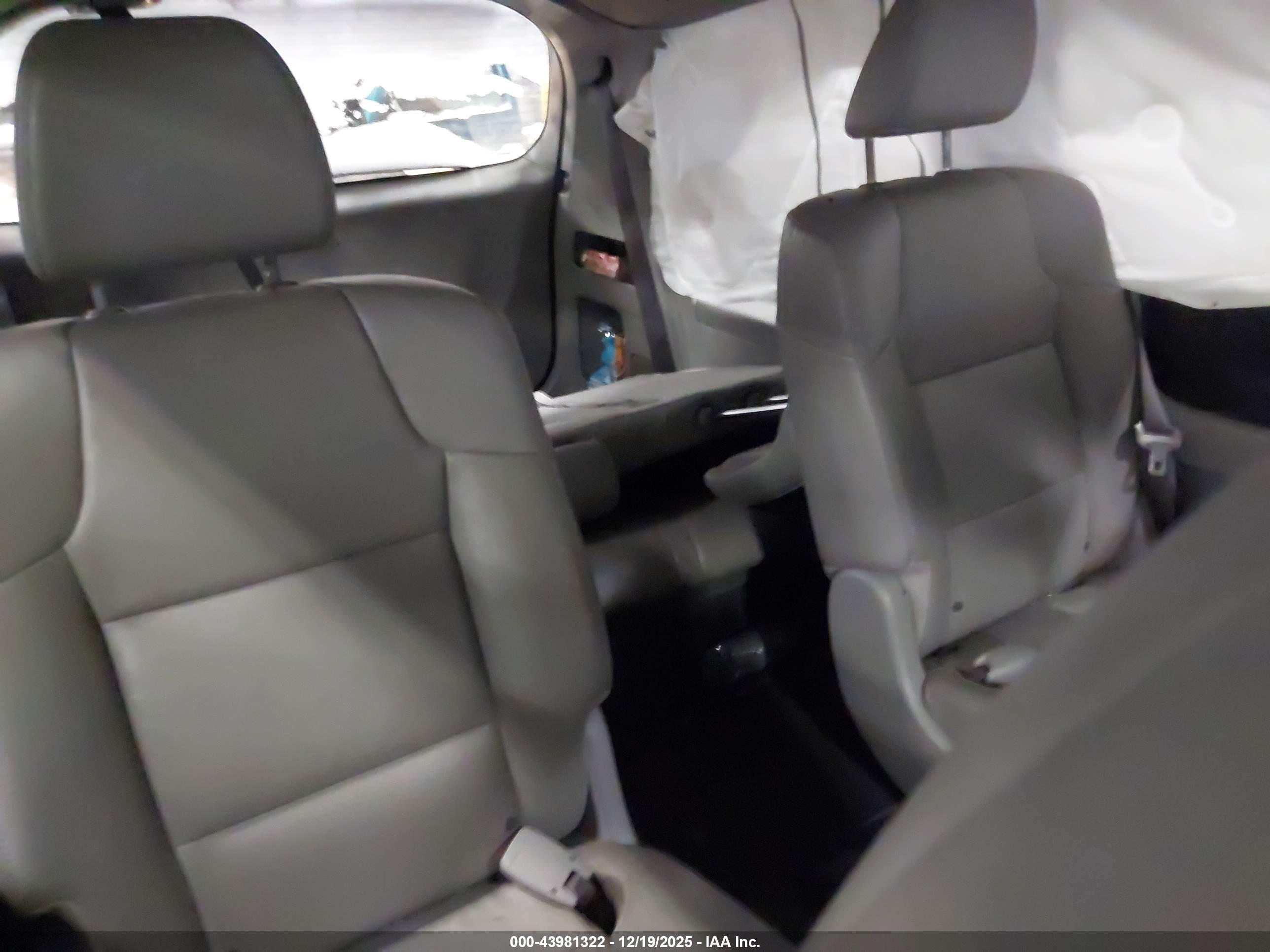 HONDA ODYSSEY image 8