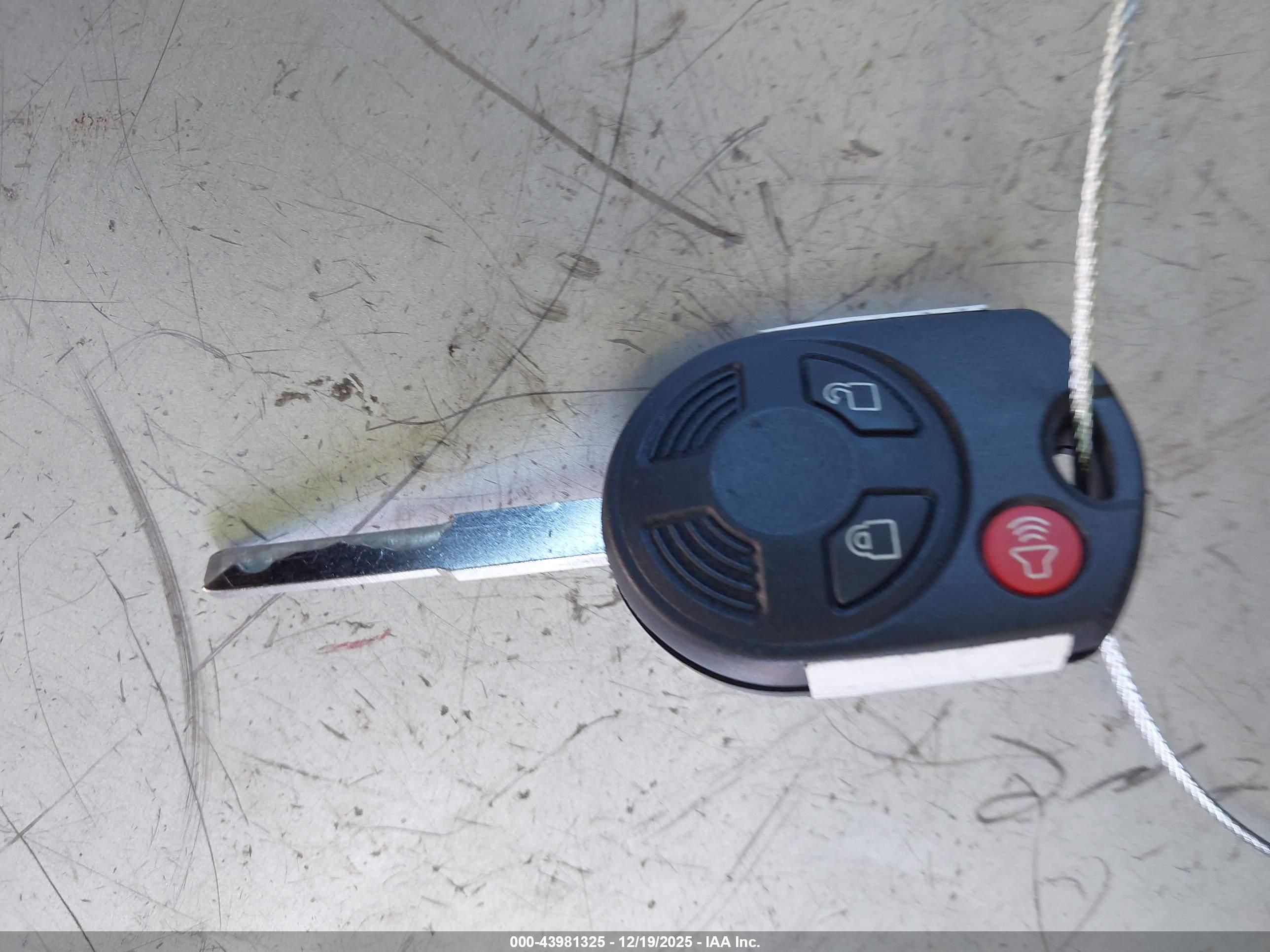 FORD ESCAPE image 11