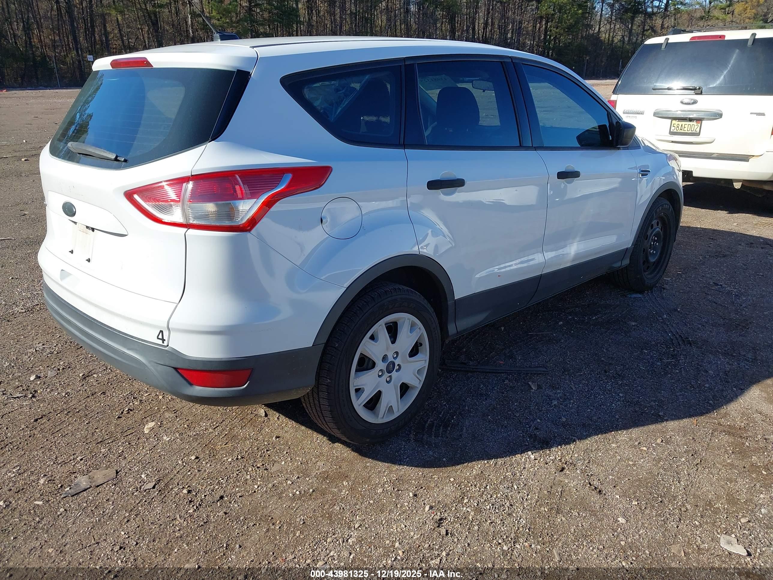FORD ESCAPE image 4