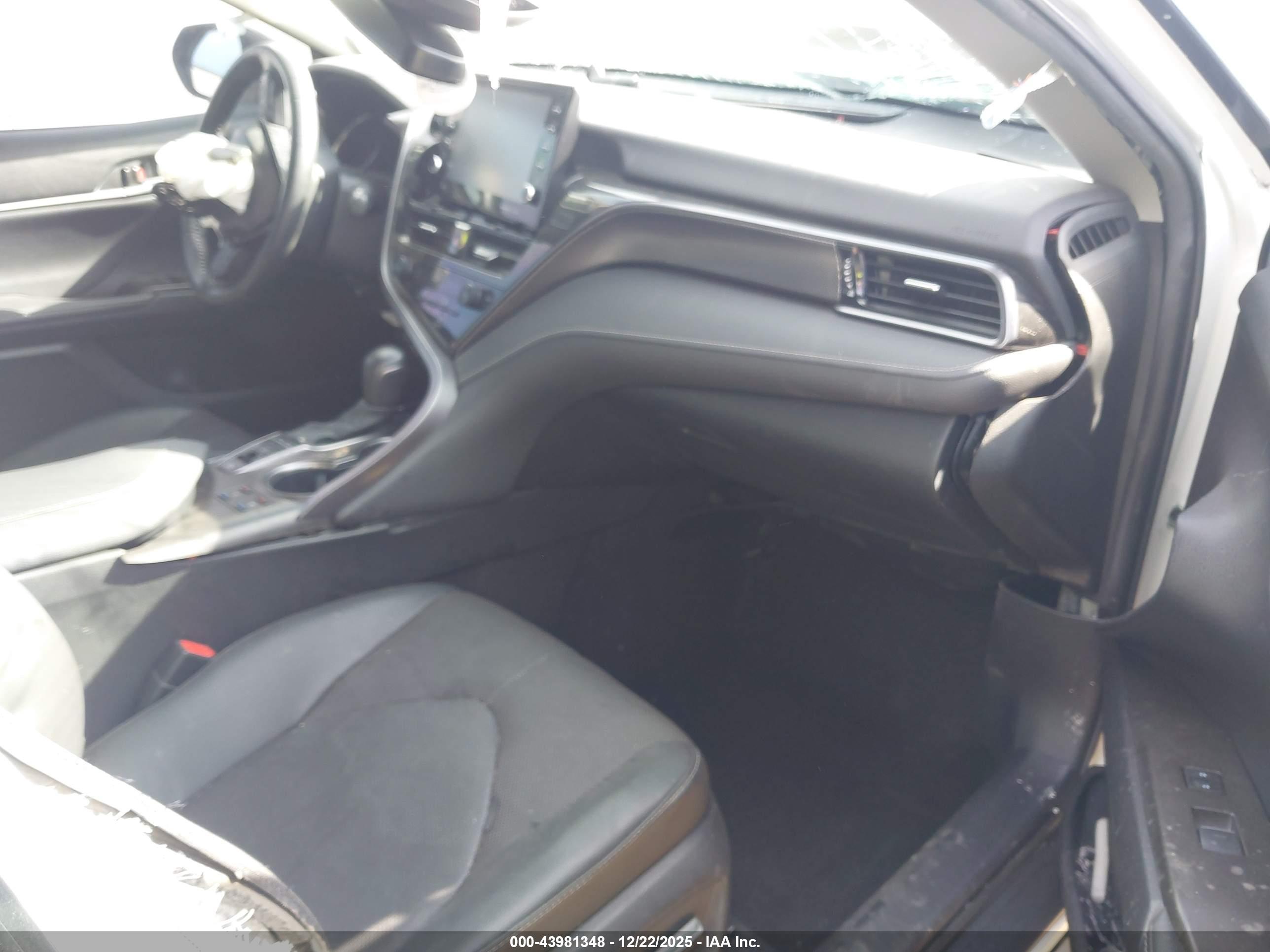 TOYOTA CAMRY image 5
