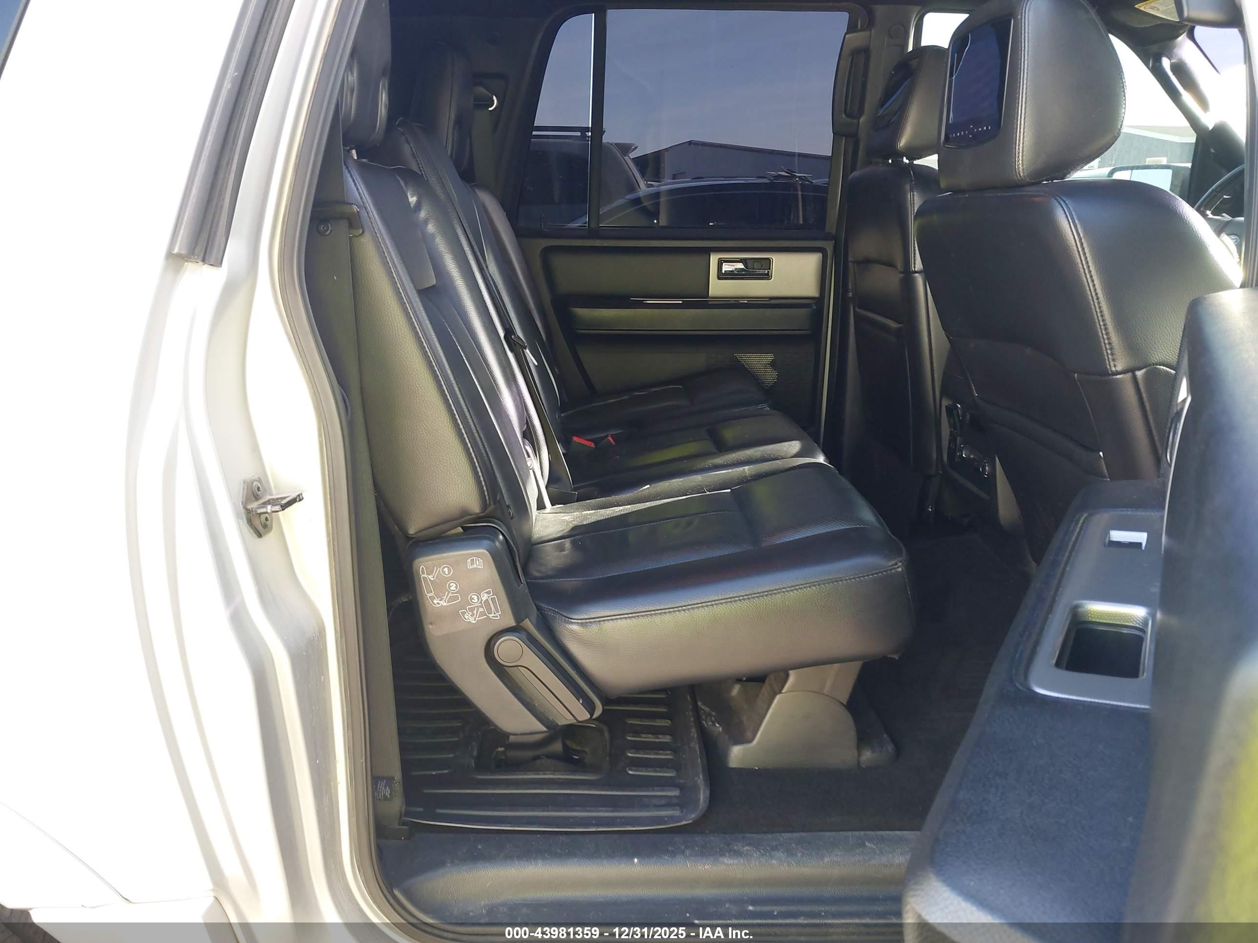FORD EXPEDITION image 8