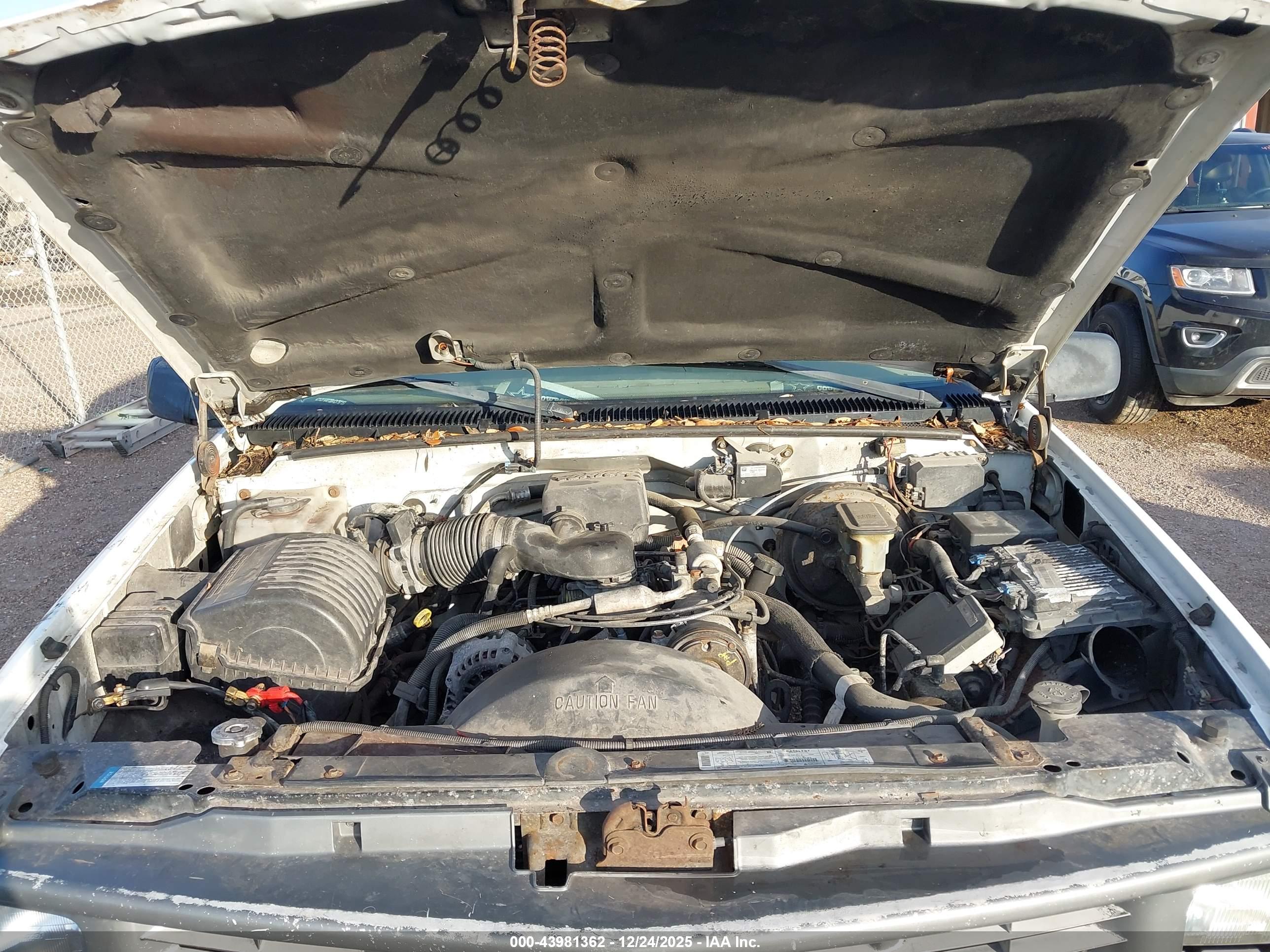 CHEVROLET SUBURBAN image 10
