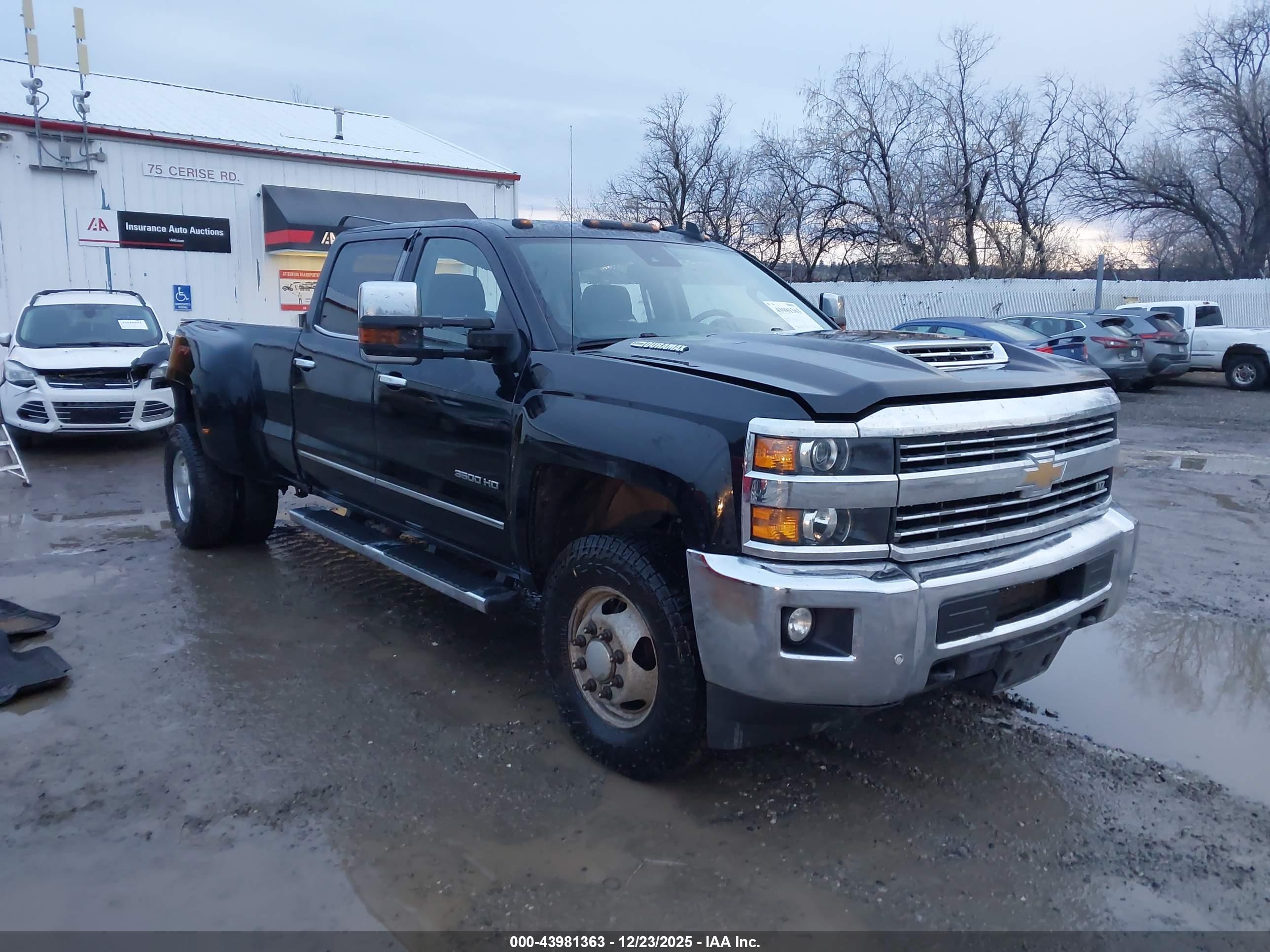 CHEVROLET SILVERADO image 2