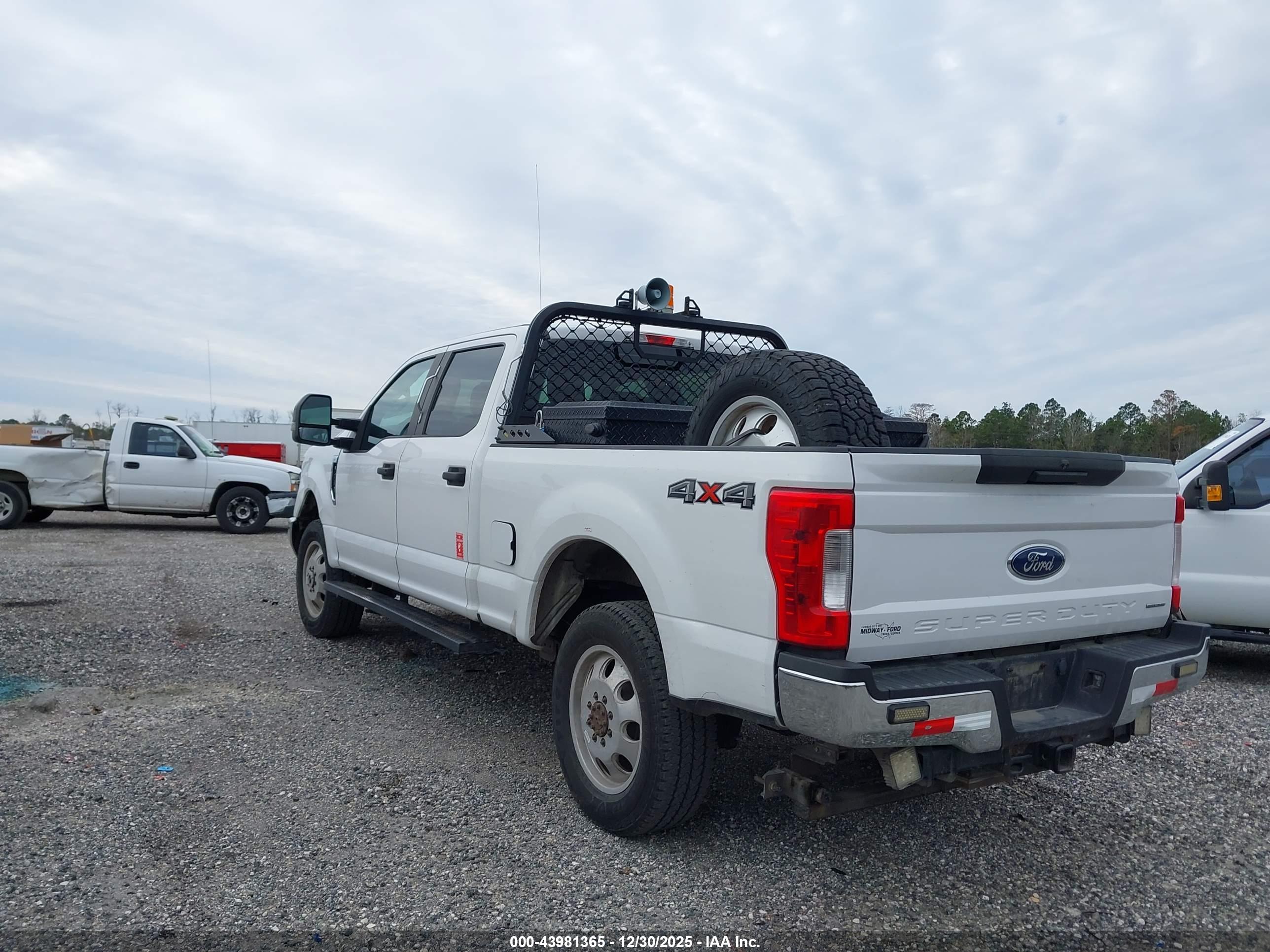 FORD F-350 image 3
