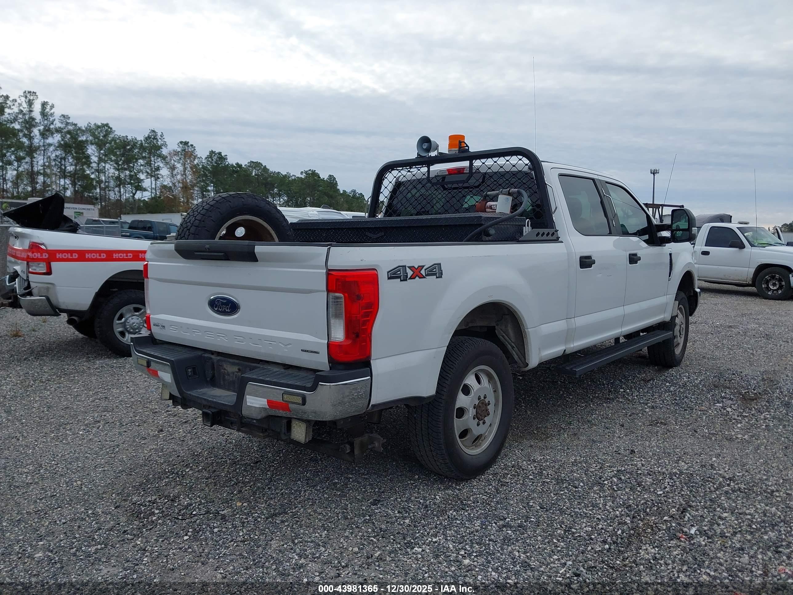 FORD F-350 image 4
