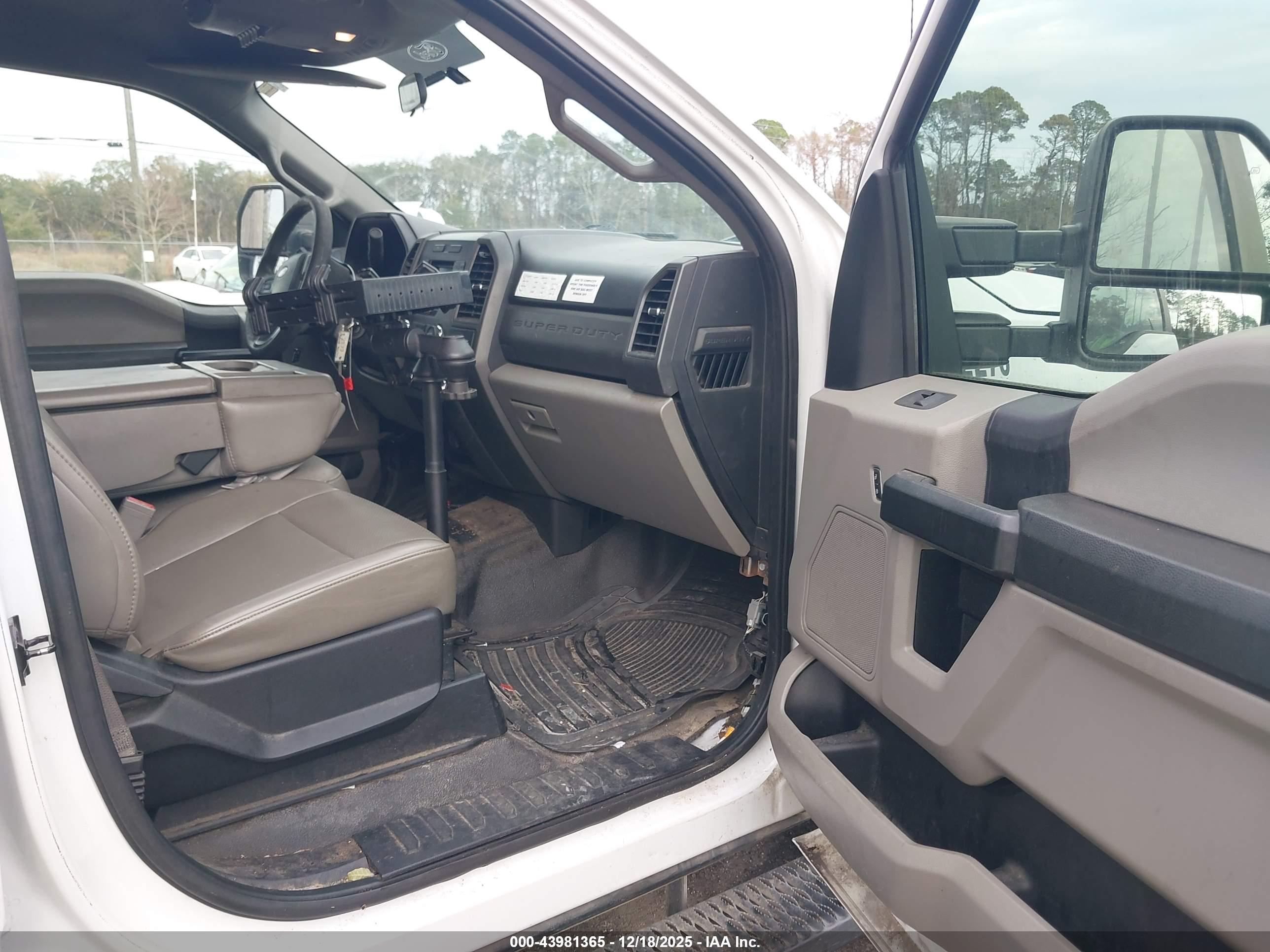 FORD F-350 image 5