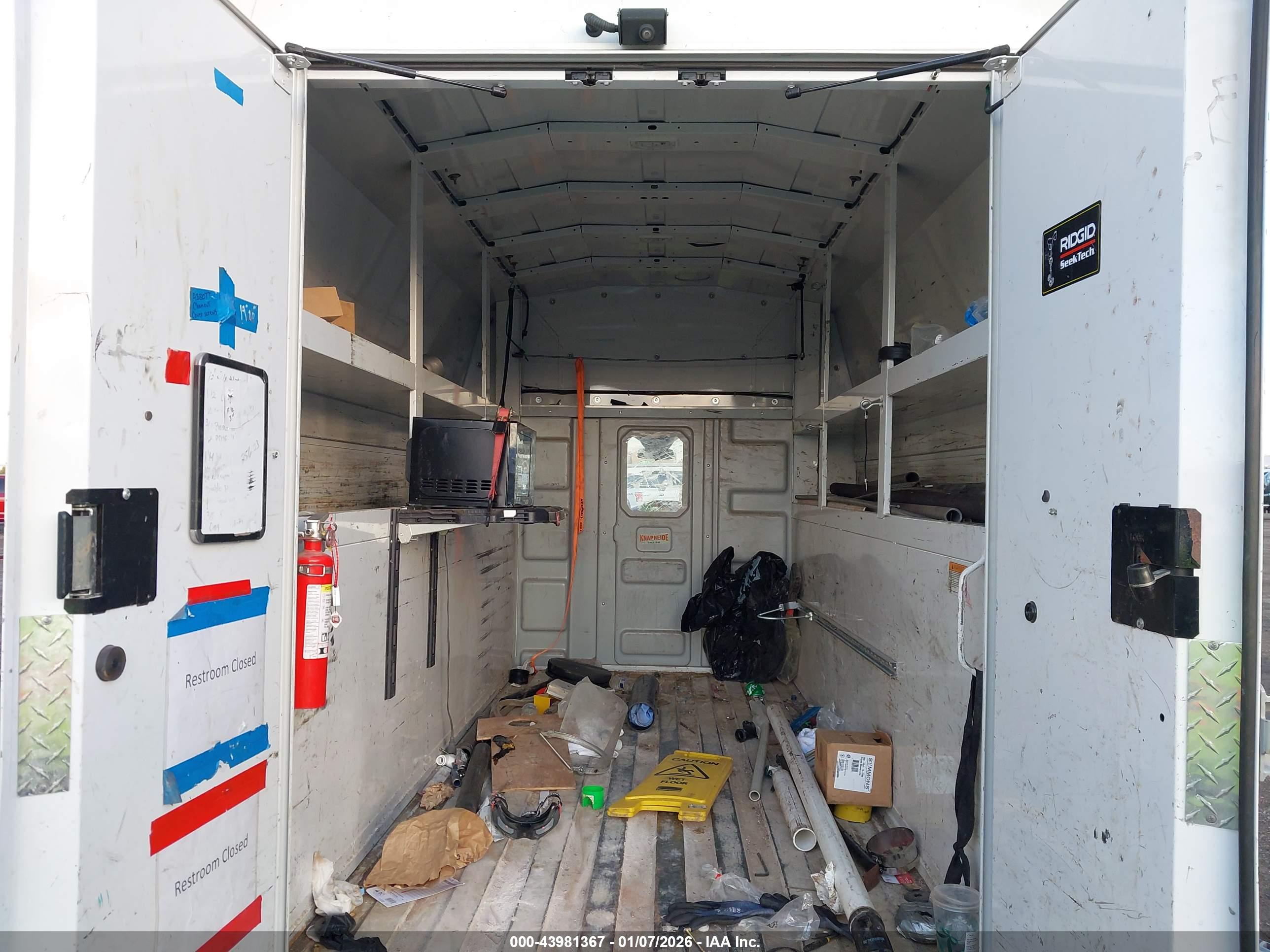 FORD TRANSIT-350 image 7