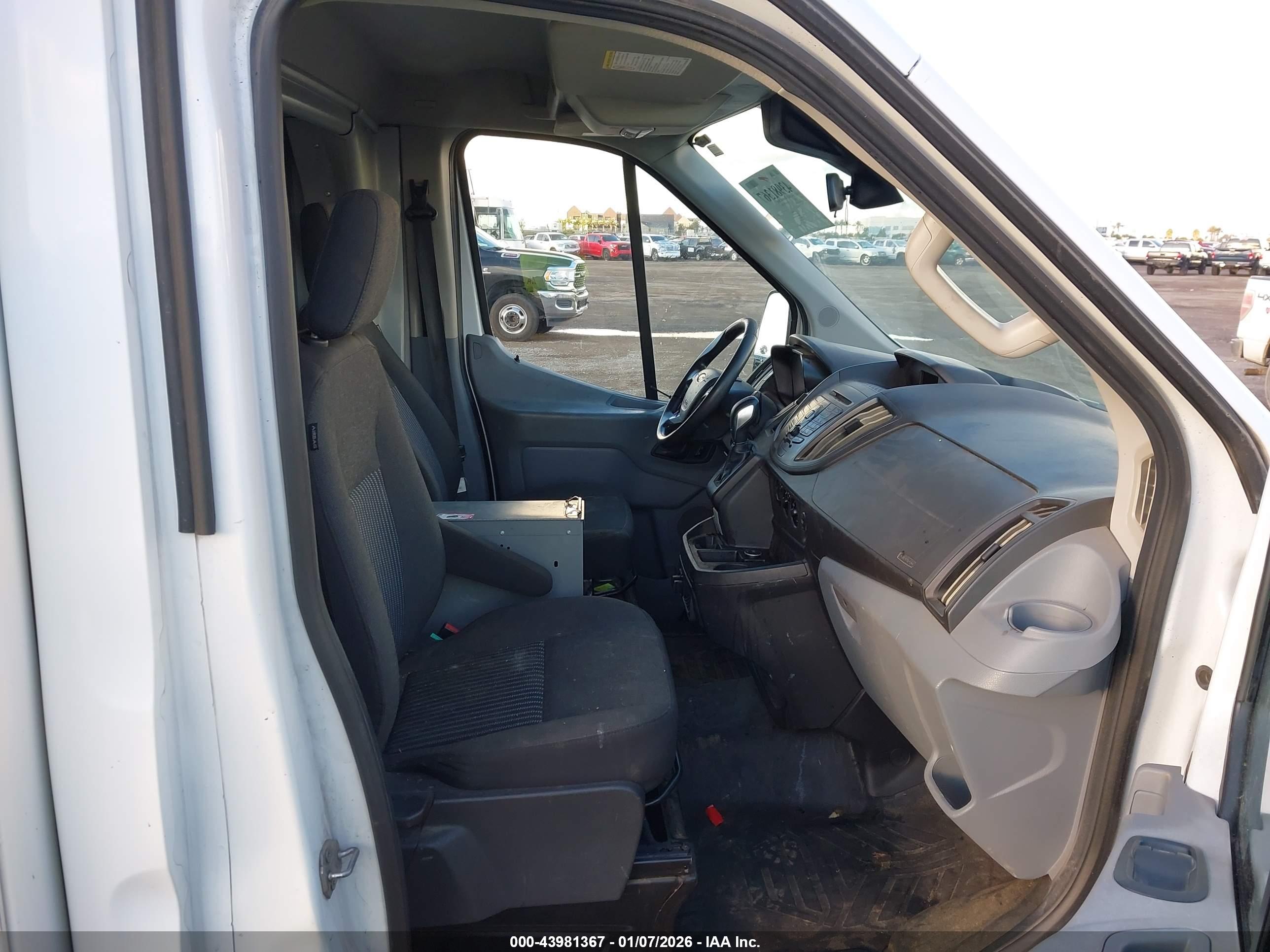 FORD TRANSIT-350 image 8