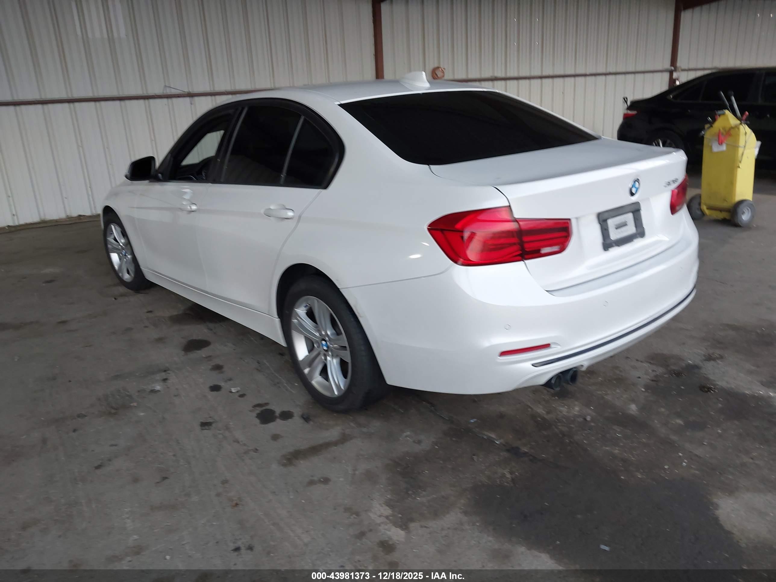 BMW 328I image 3