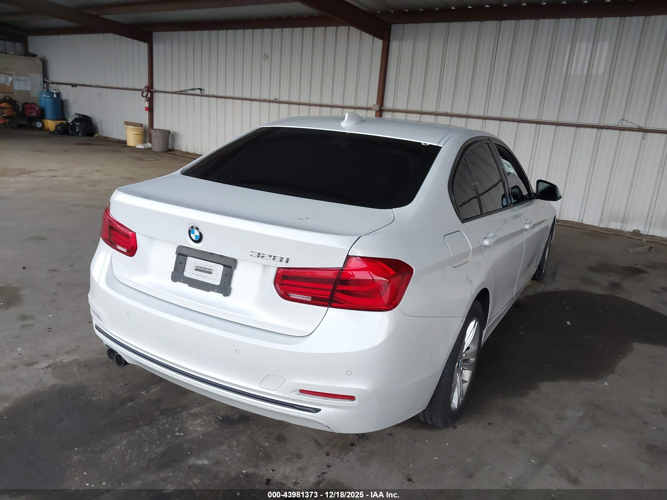 BMW 328I image 4