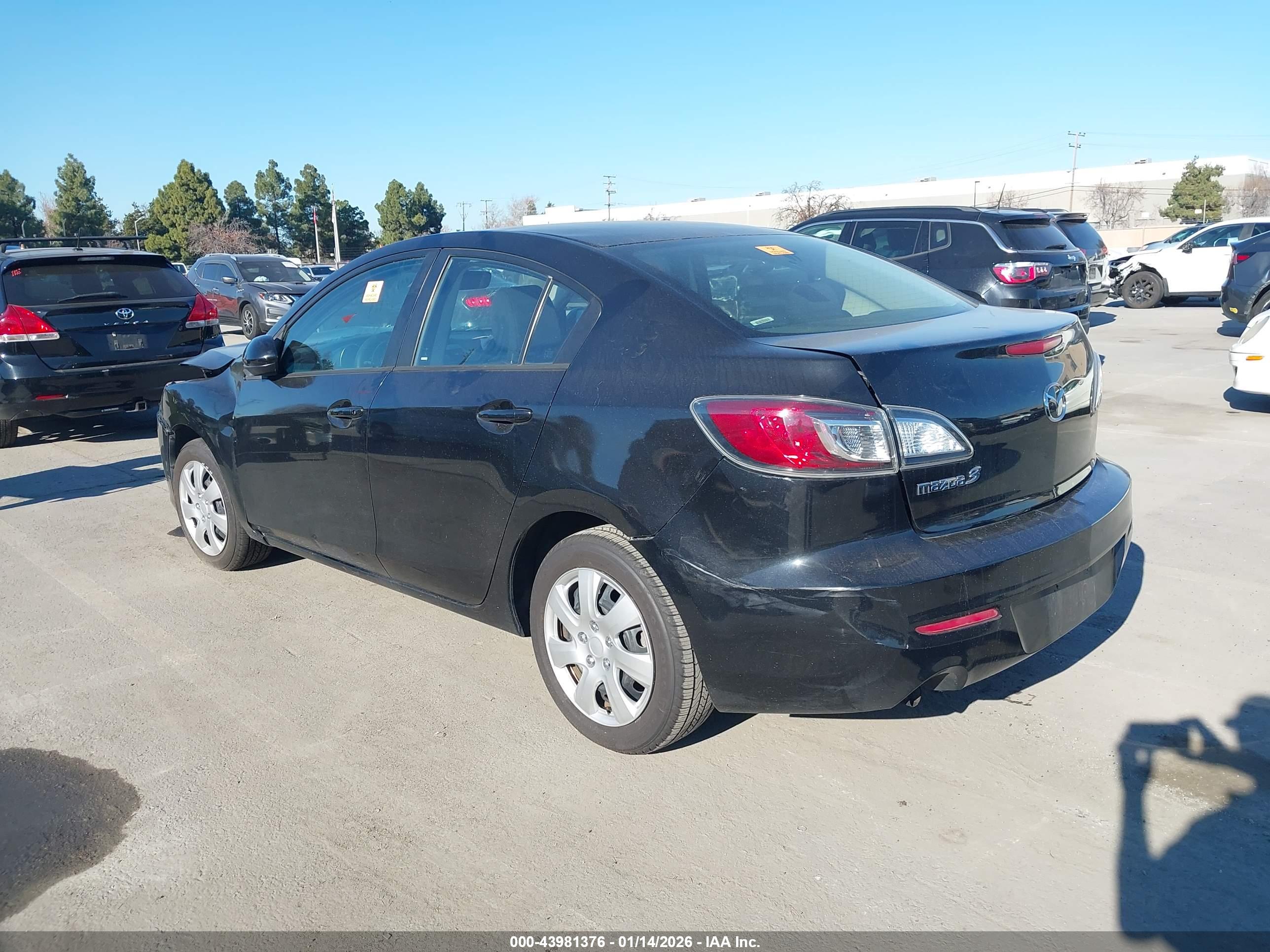 MAZDA MAZDA3 image 3